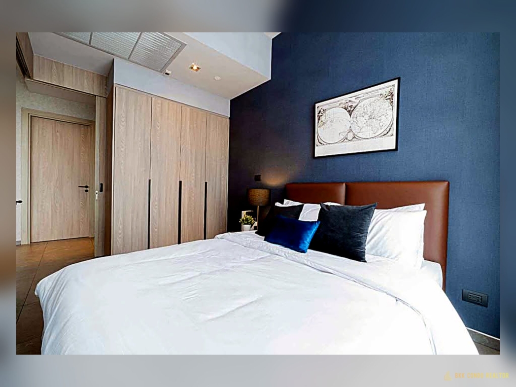 2-Bedroom Condo for Rent at The Lofts Asoke (86 sqm) — MRT Phetchaburi