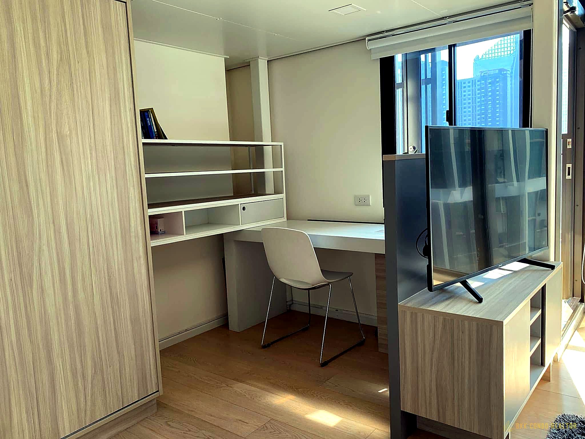 Duplex 1-Bedroom Condo for Rent at Chewathai Residence Asoke (39 sqm) — Rama 9 MRT