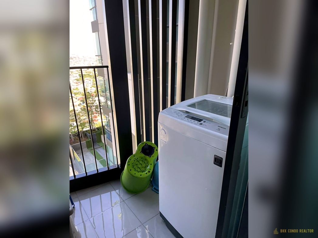 Studio Condo for Rent at Rhythm Ekkamai (32 sqm) — Ekkamai BTS