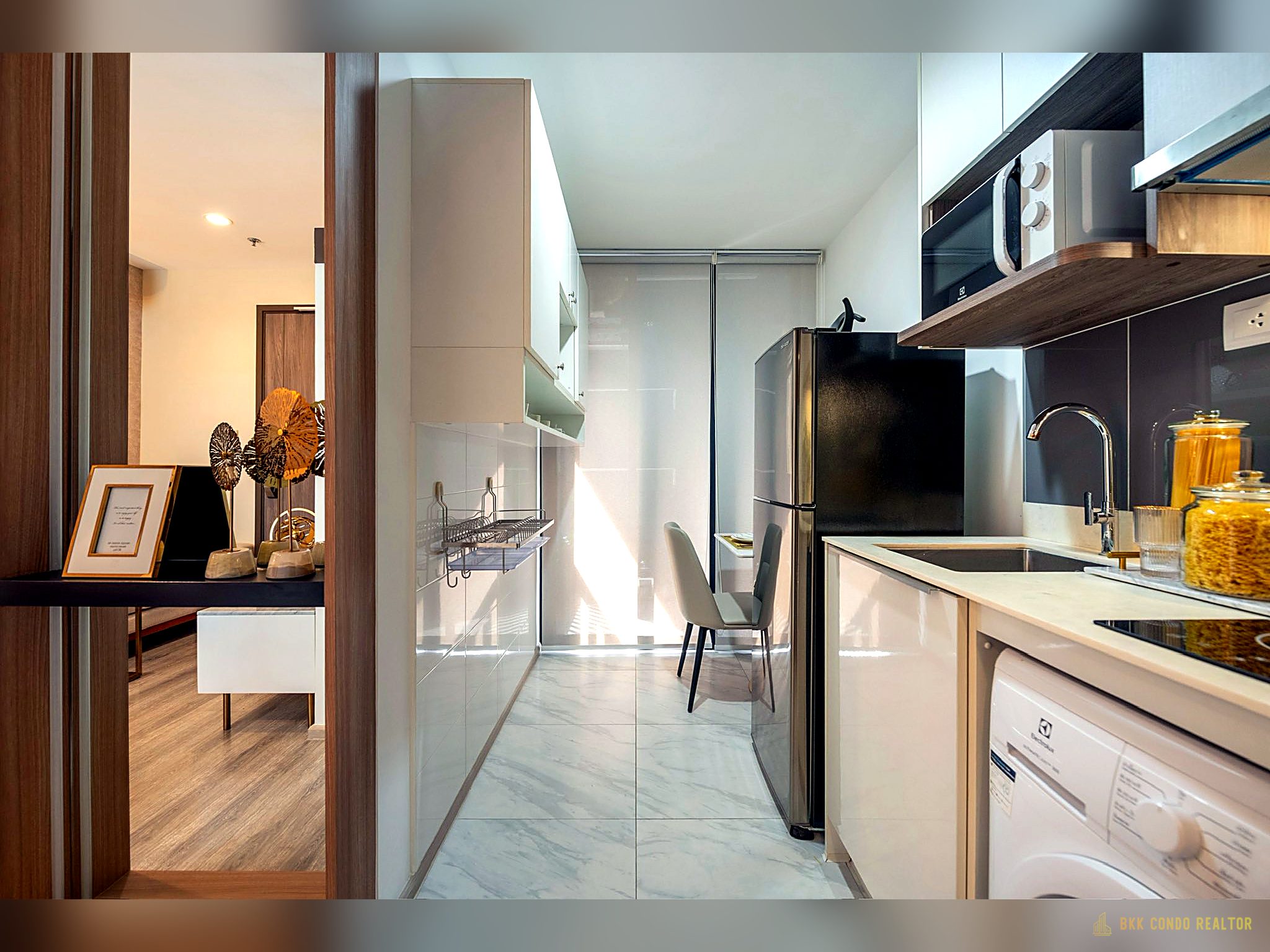 1-Bedroom Condo for Rent at IDEO Mobi Asoke (29 sqm) — Phetchaburi MRT