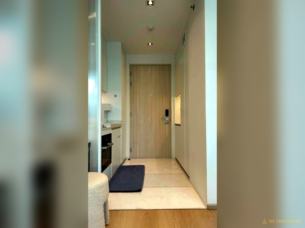 Studio Condo for Rent at Scope Promsri (28.5 sqm) — Phrom Phong BTS