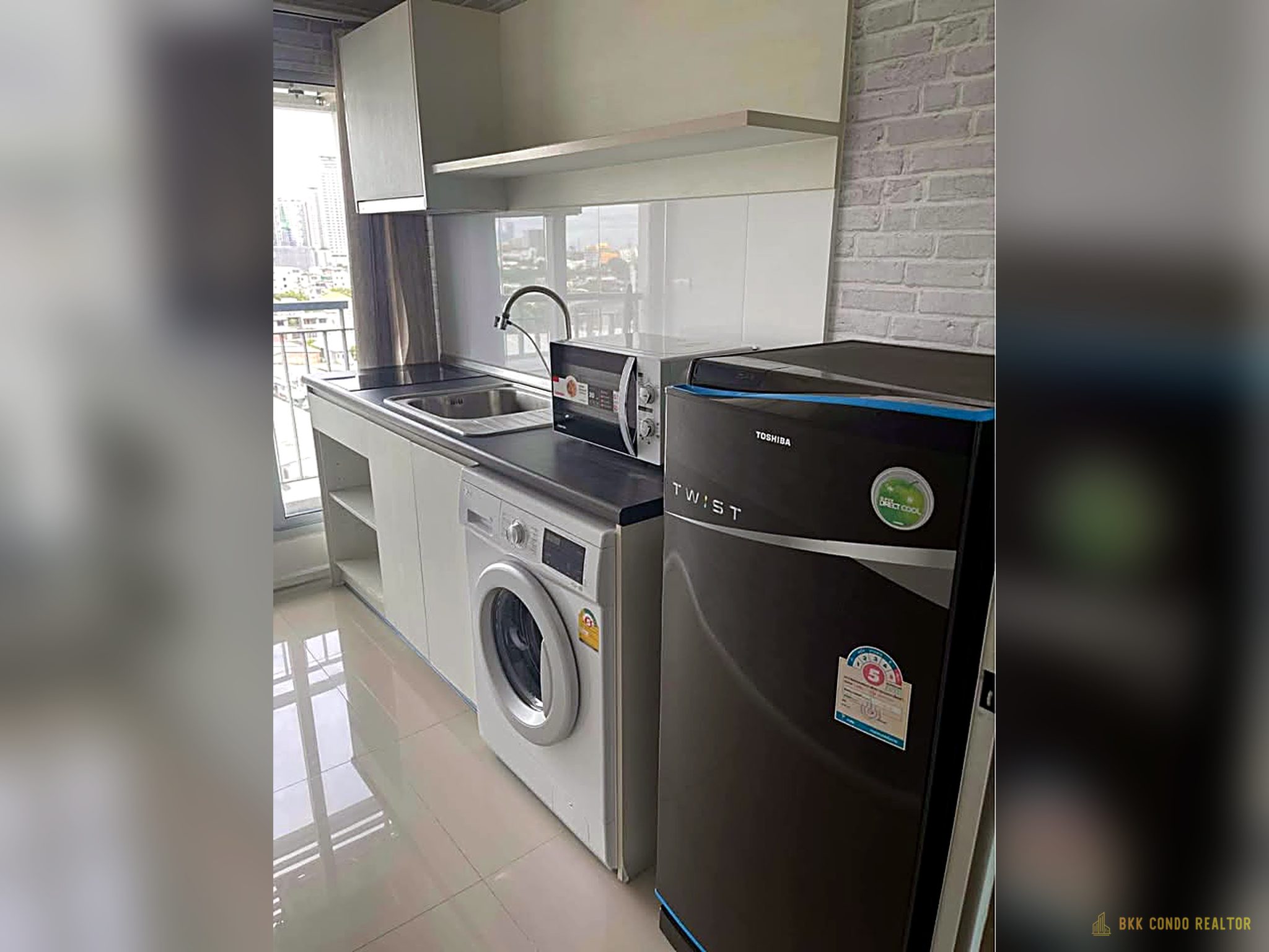 1-Bedroom Condo for Rent at Aspire Sukhumvit 48 (38.33 sqm) — Phra Khanong BTS