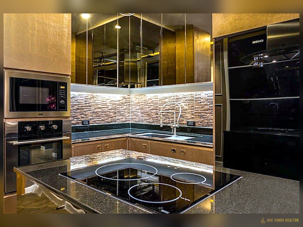 2-Bedroom Corner Condo for Rent at Circle Condominium (72 sqm) — Phetchaburi MRT