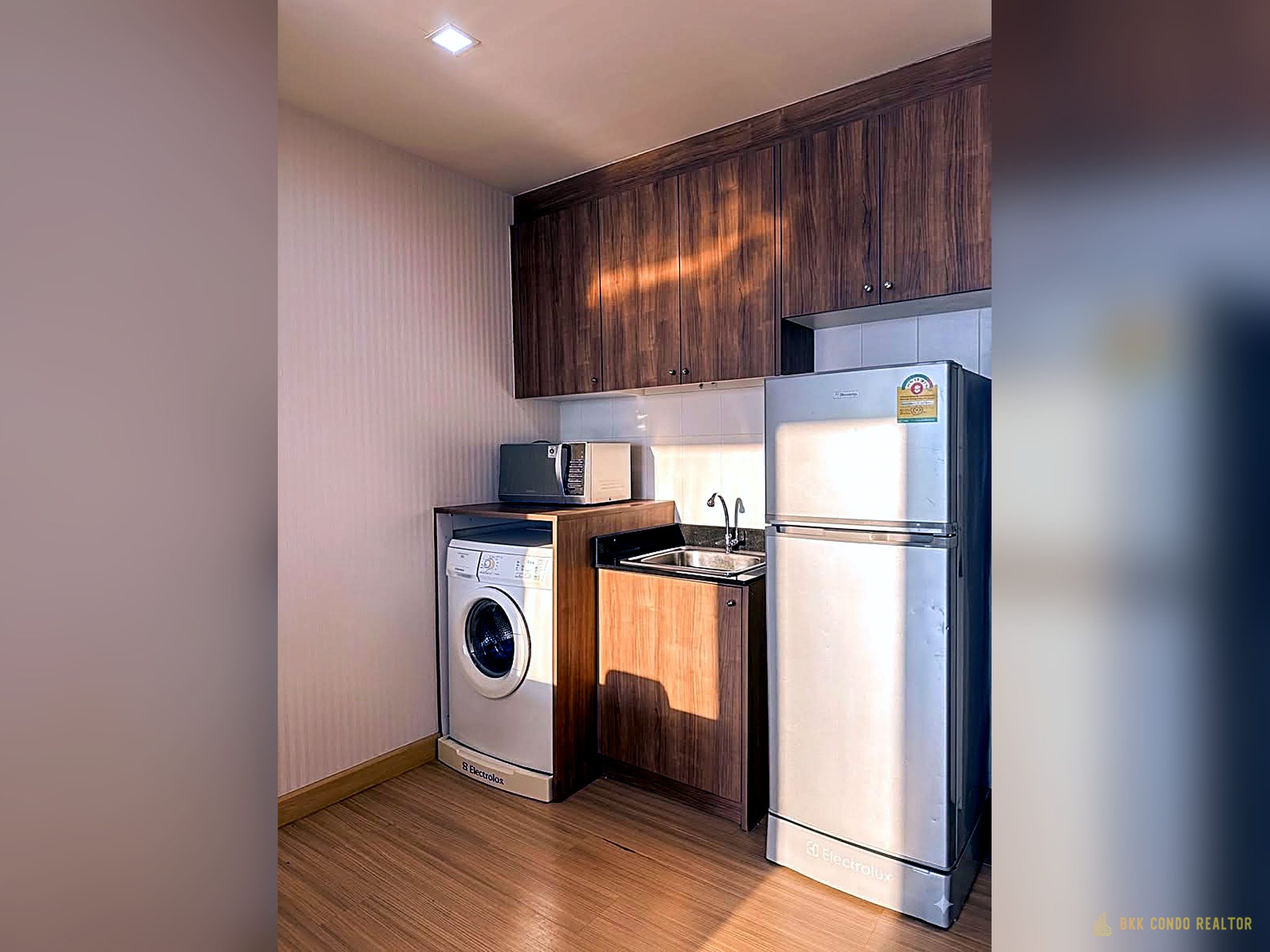 1-Bedroom Condo for Rent at Tree Condo Sukhumvit 42 (50 sqm) — Ekkamai BTS