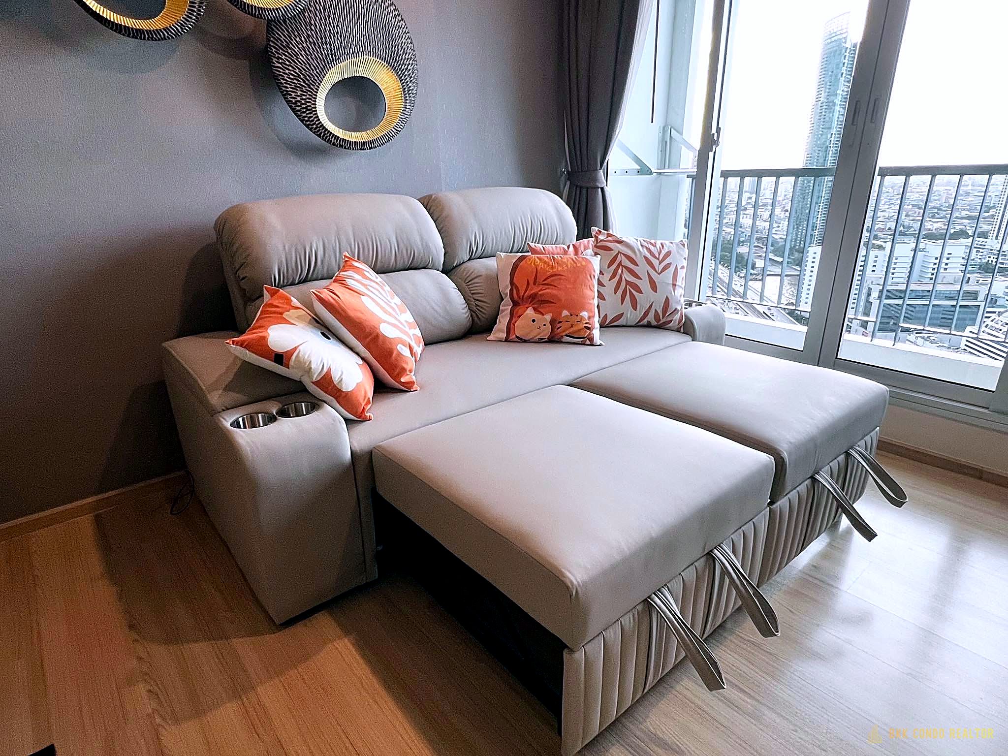 1-Bedroom Condo for Rent at Rhythm Sathorn 21 (45 sqm) — BTS Saphan Taksin