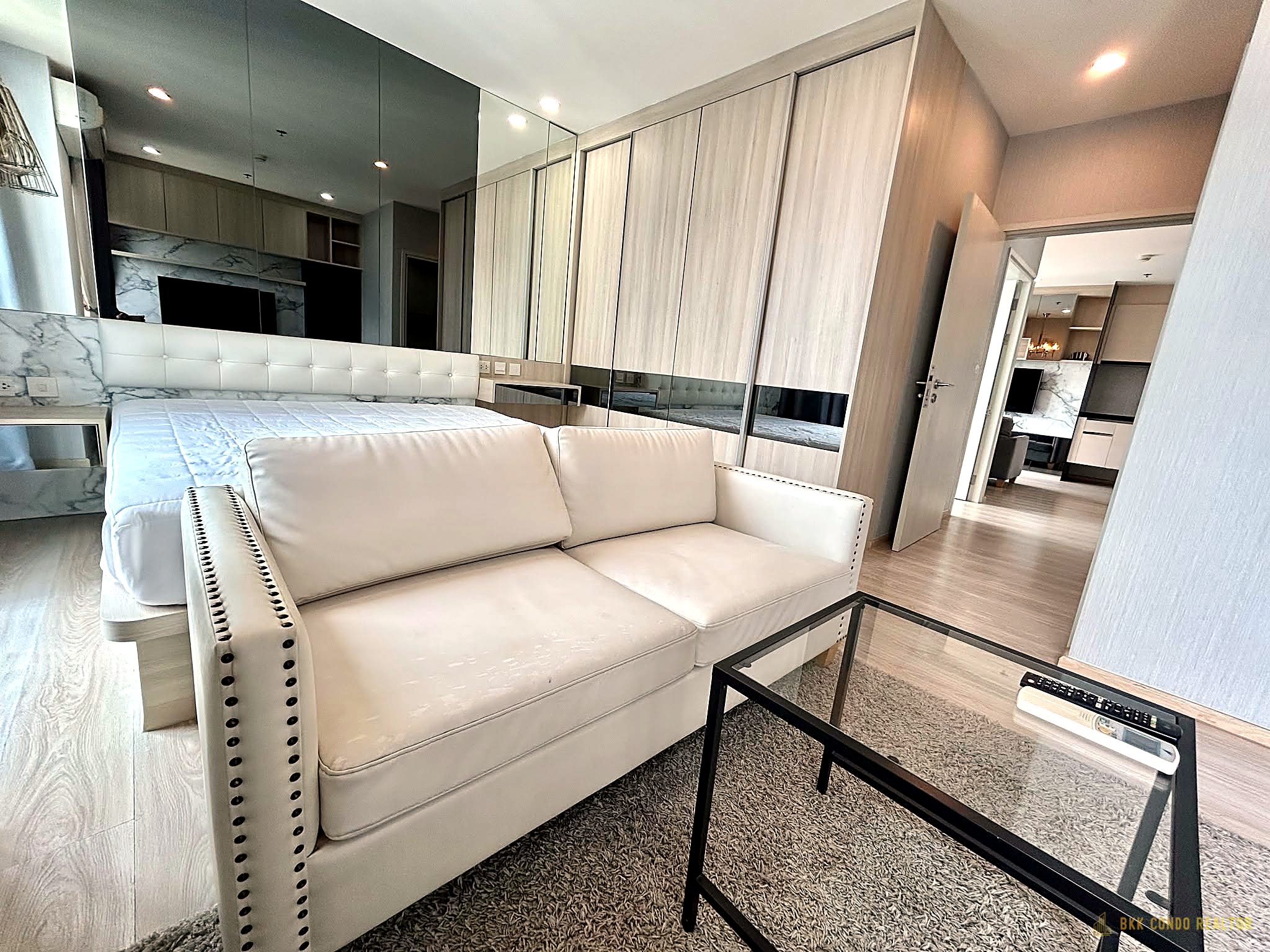 06-living_room-41 2-Bedroom Condo for Rent at Noble Revolve Ratchada 1 (54 sqm) — Huai Khwang MRT