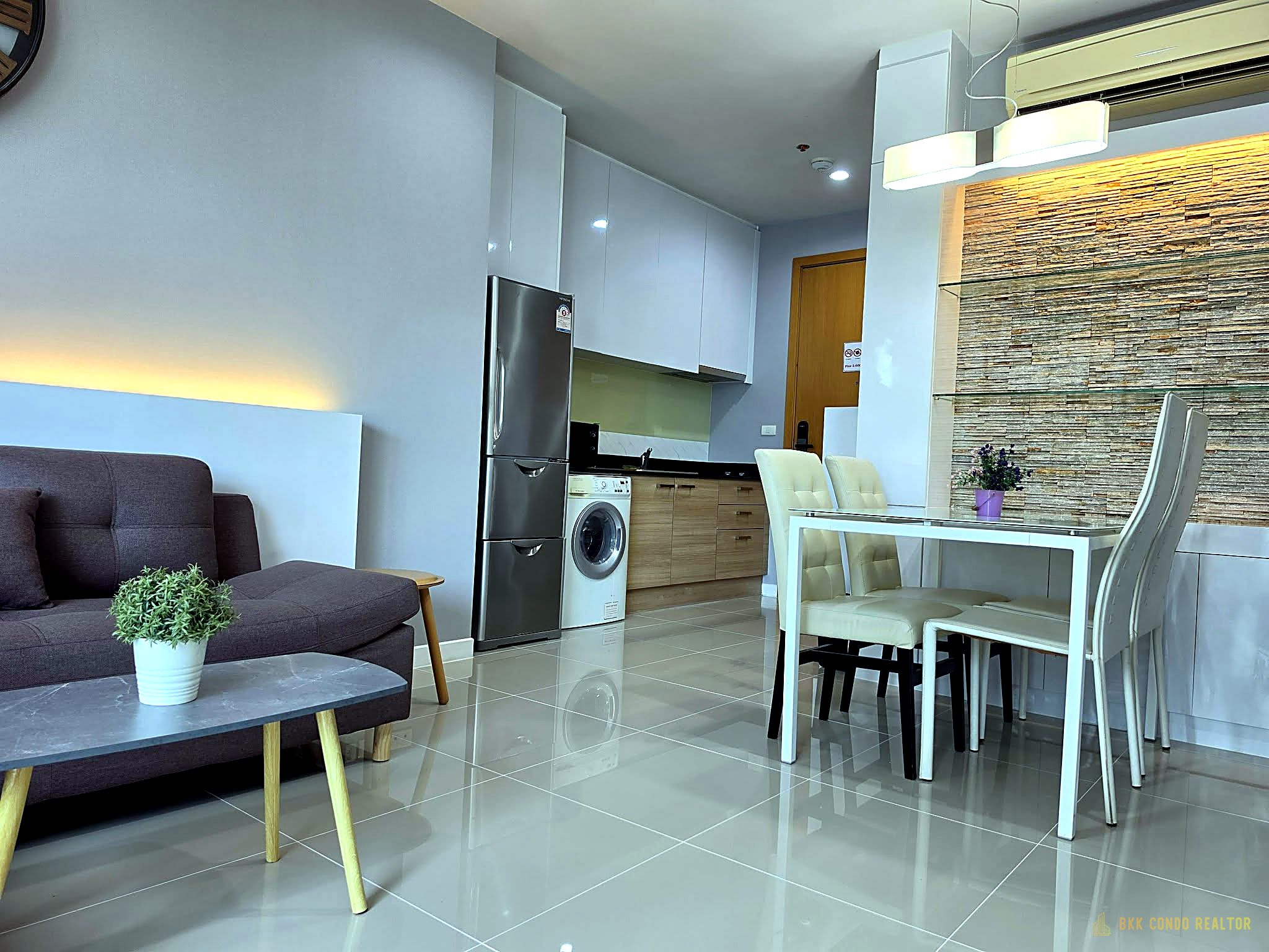 1-Bedroom Condo for Rent at Circle Condominium (48 sqm) — MRT Phetchaburi