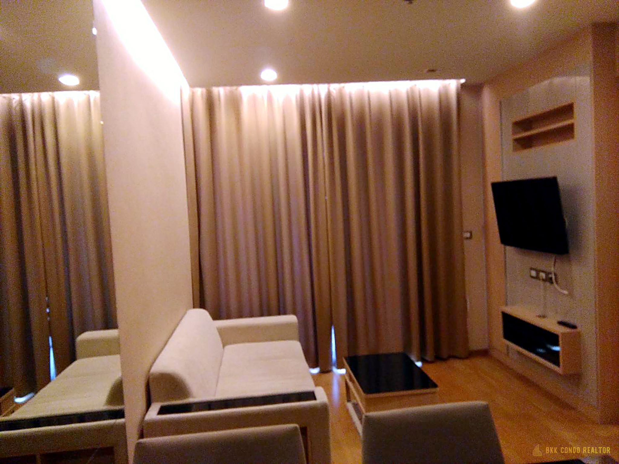 1-Bedroom Condo for Rent at The Address Asoke (45 sqm) — MRT Phetchaburi