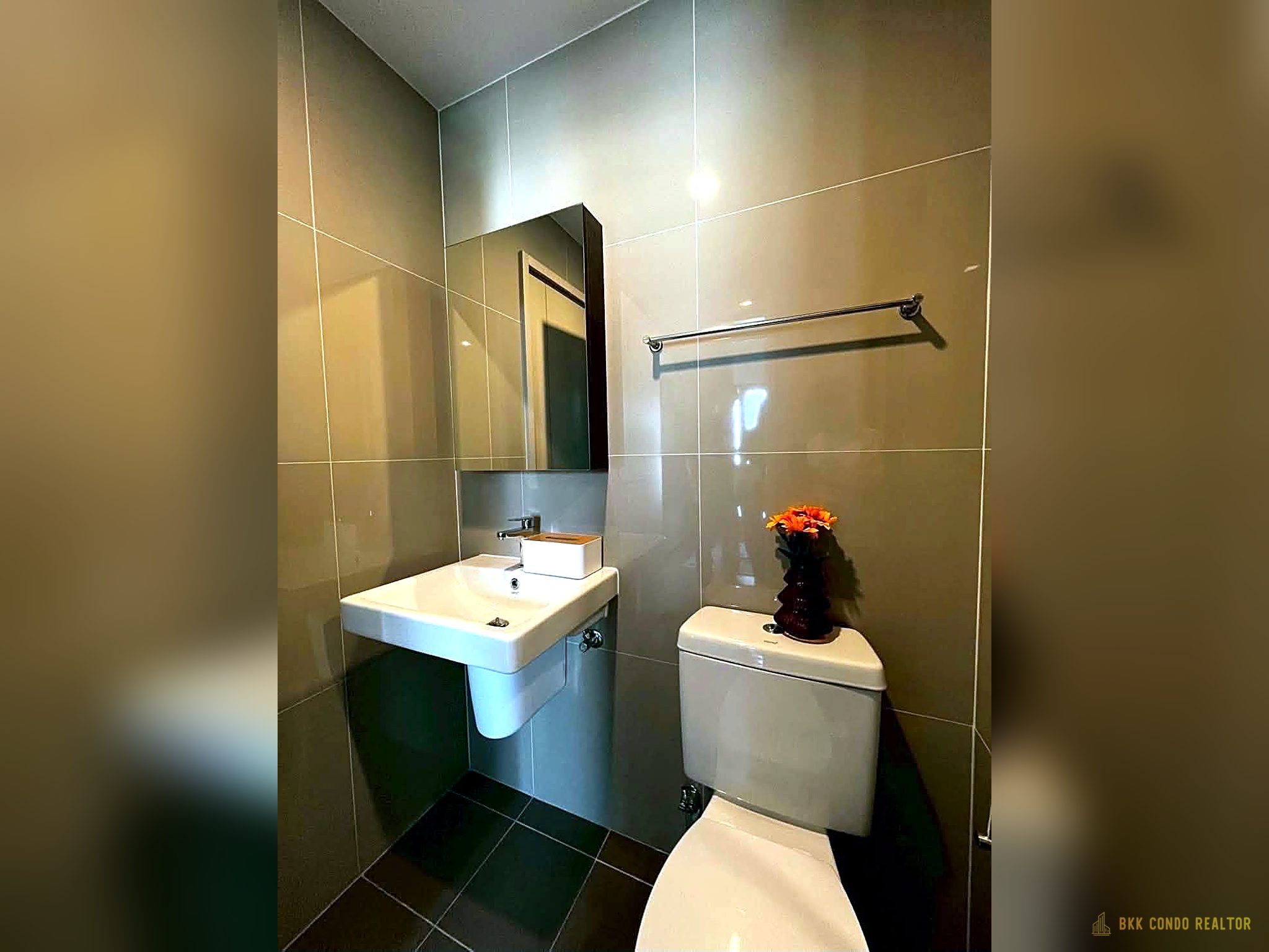 1-Bedroom Condo for Rent at The Base Phetchaburi-Thonglor (40.44 sqm) — Phetchaburi MRT