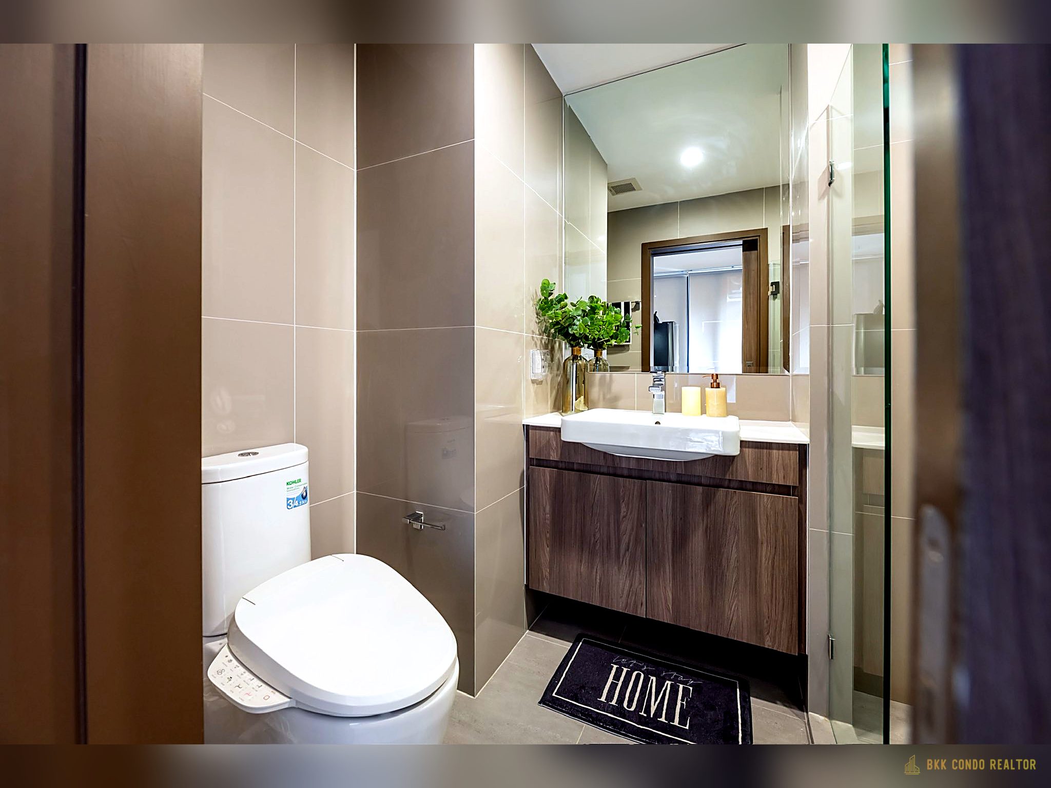 1-Bedroom Condo for Rent at IDEO Mobi Asoke (29 sqm) — Phetchaburi MRT