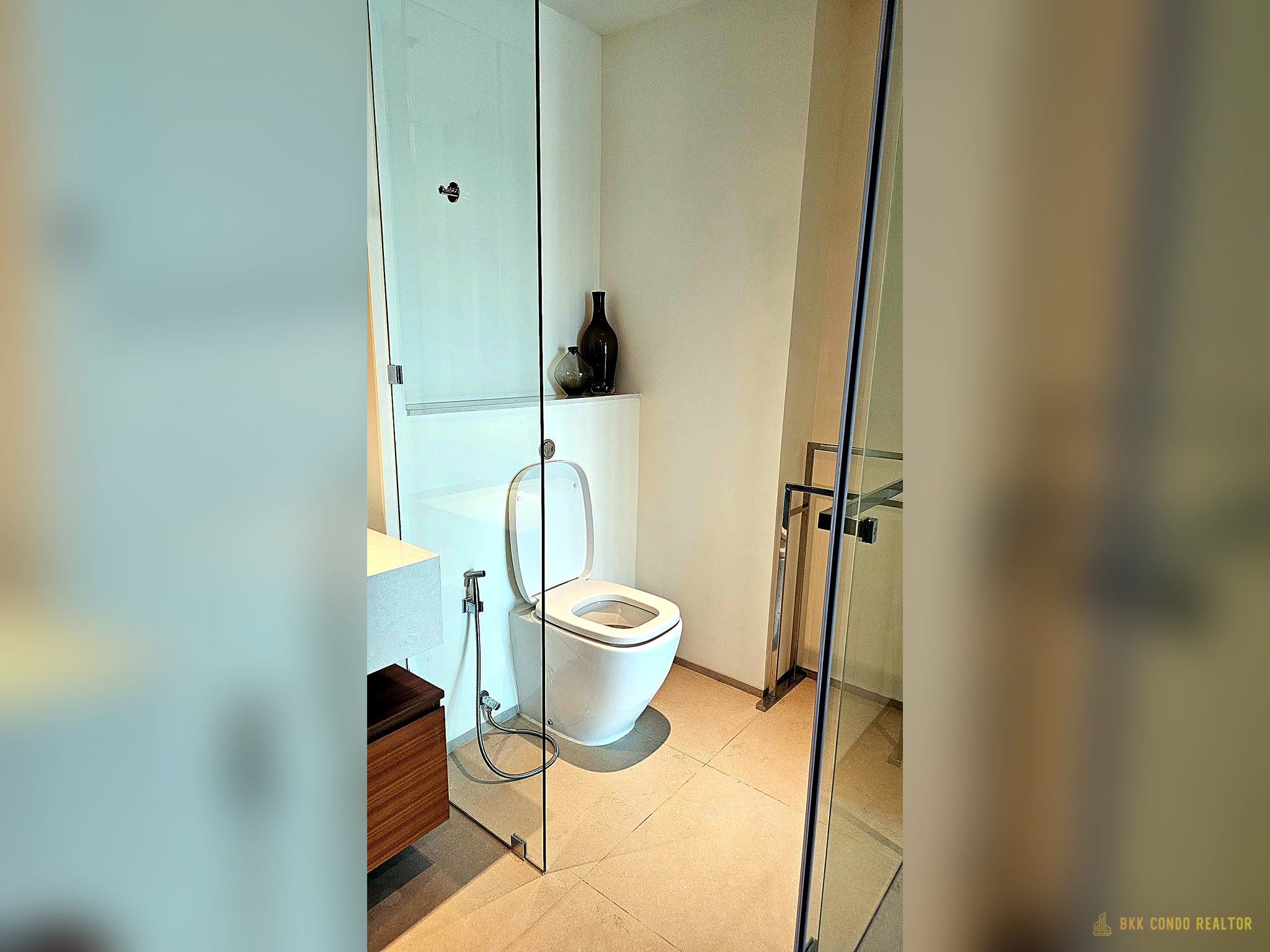 2-Bedroom Condo for Rent at The River Condo Charoen-Nakhon (138 sqm) — BTS Saphan Taksin