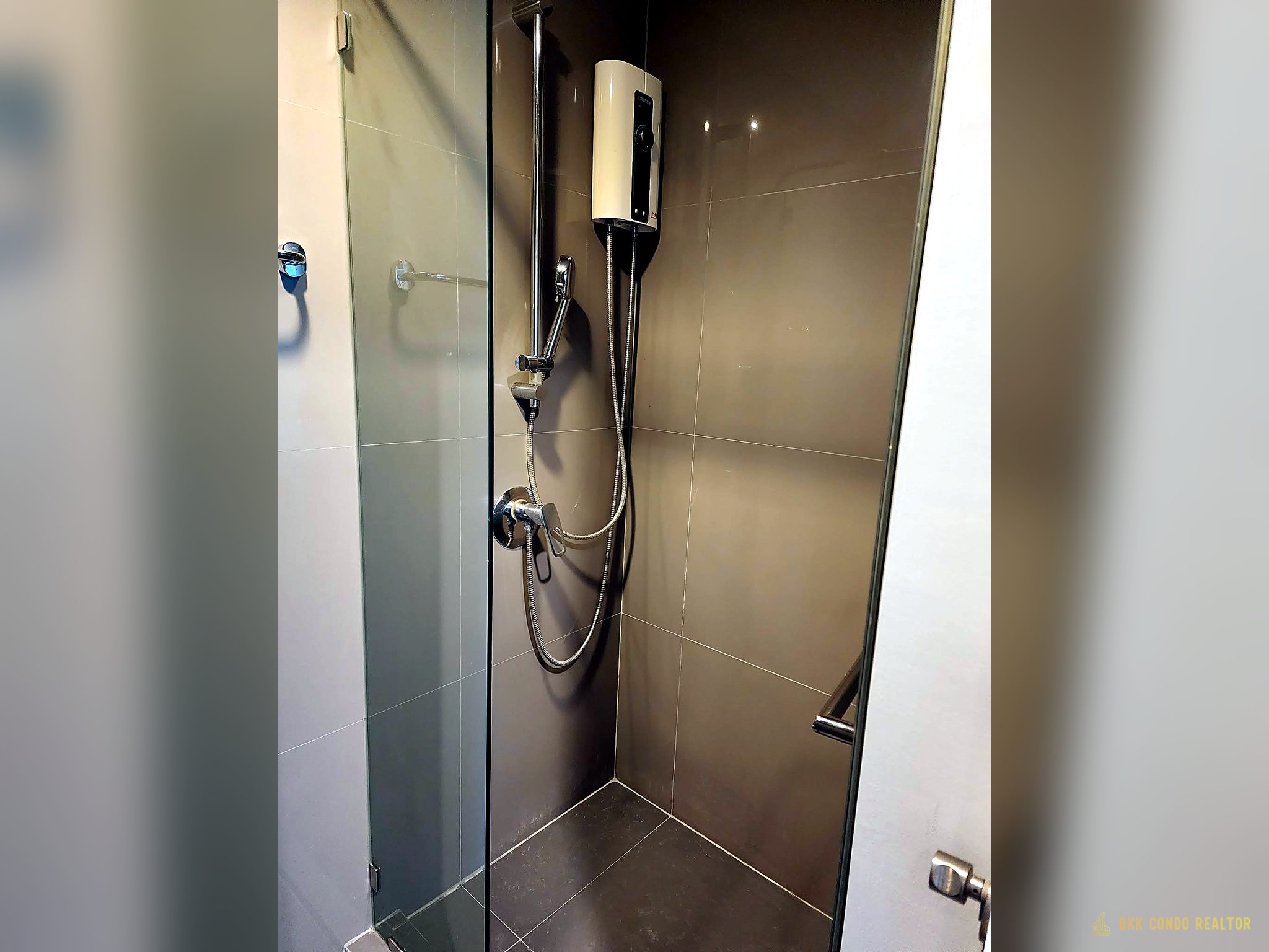 1-Bedroom Condo for Rent at The Crest Sukhumvit 34 (35 sqm) — Thonglor BTS