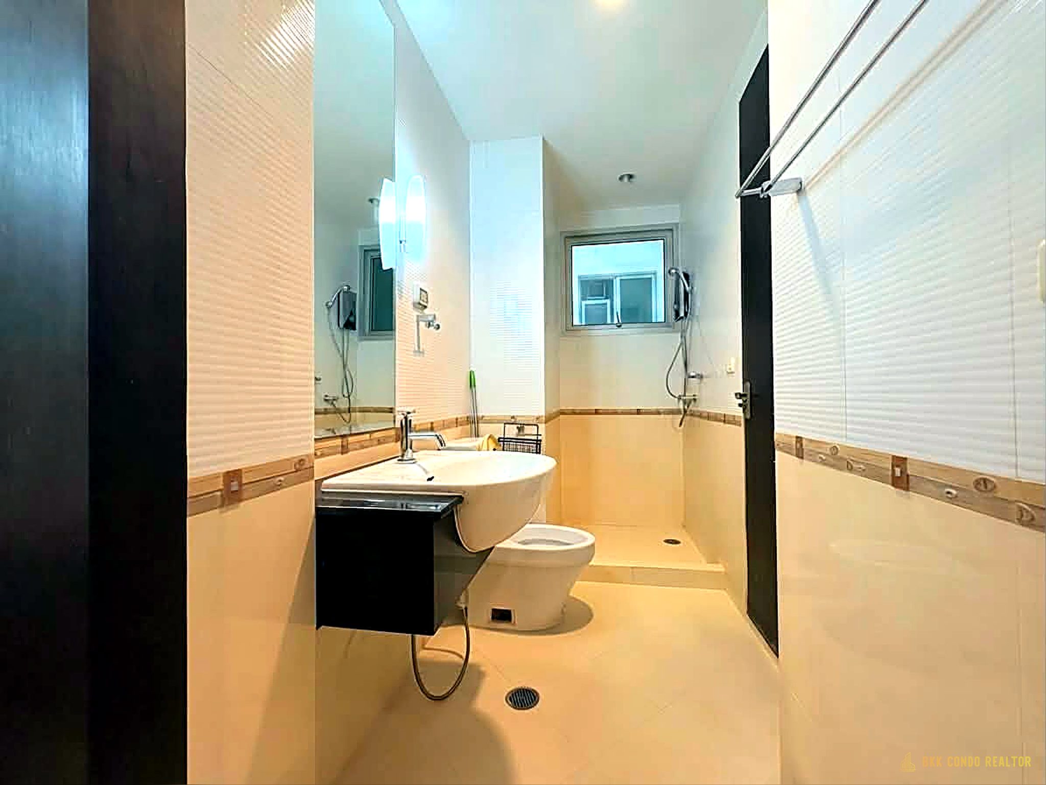 2-Bedroom Condo for Rent at The Address Siam (84 sqm) — Ratchathewi BTS