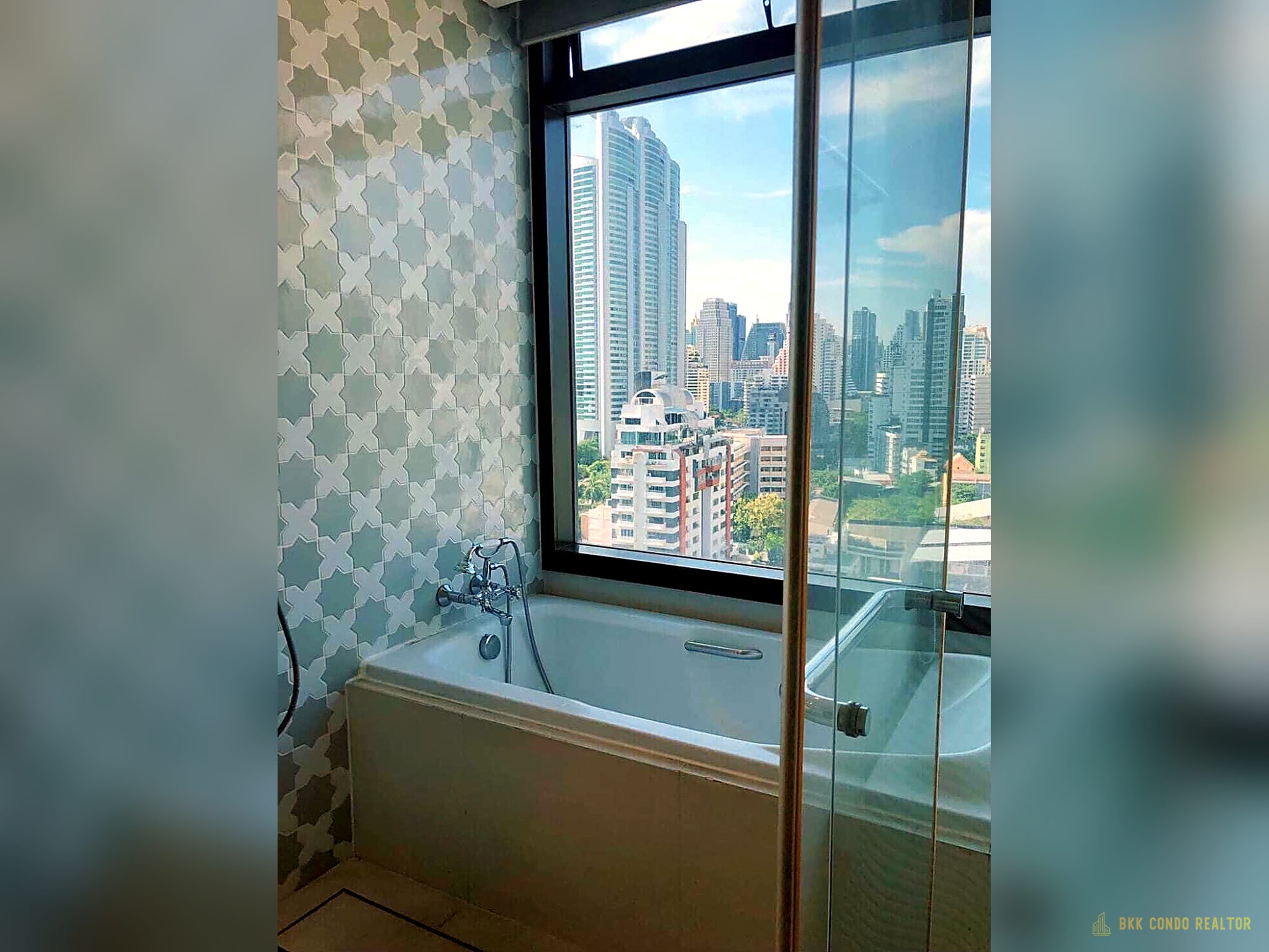 2-Bedroom Condo for Rent at Aguston Sukhumvit 22 (85 sqm) — Phrom Phong BTS
