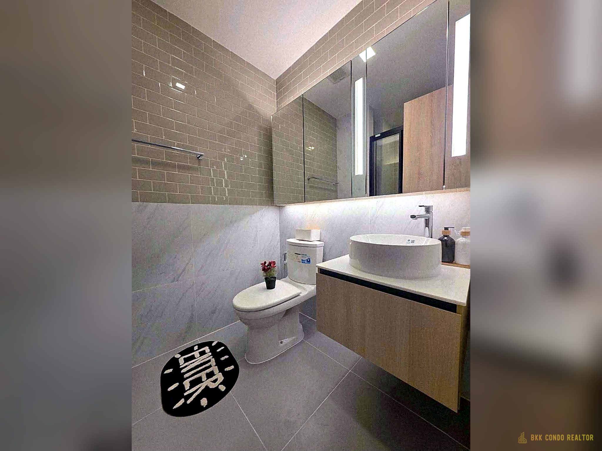 1-Bedroom Condo for Rent at XT Phayathai (42 sqm) — Phaya Thai BTS