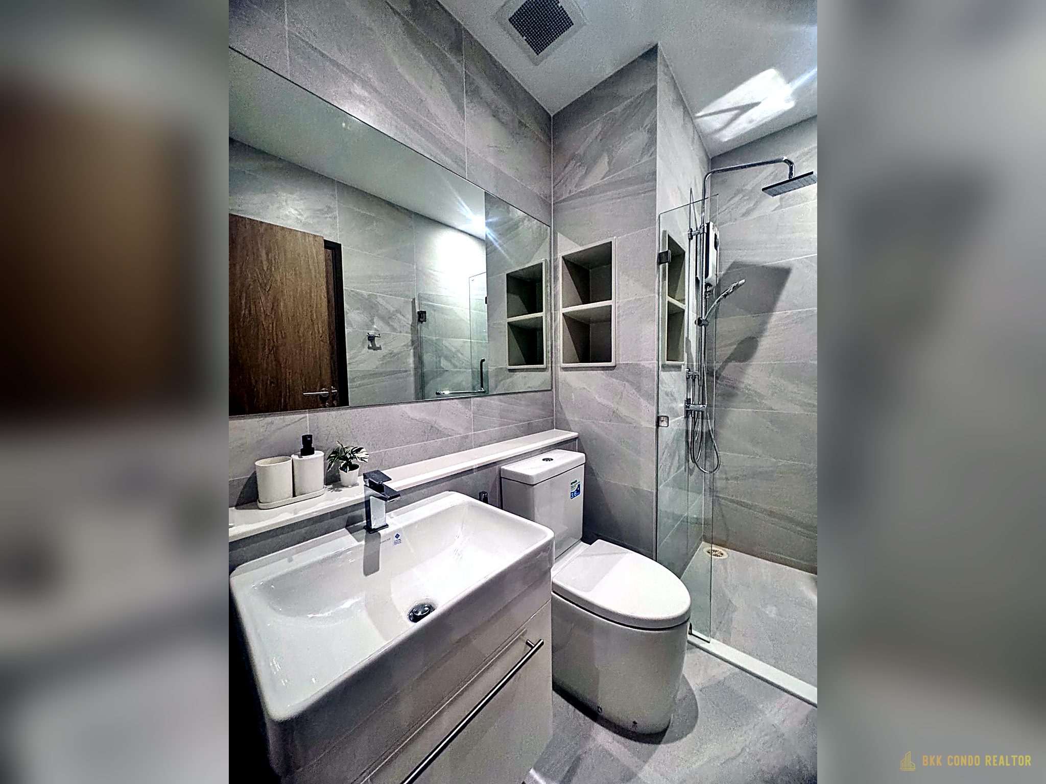 1-Bedroom Condo for Rent at Rhythm Ekkamai Estate (35 sqm) — Ekkamai BTS