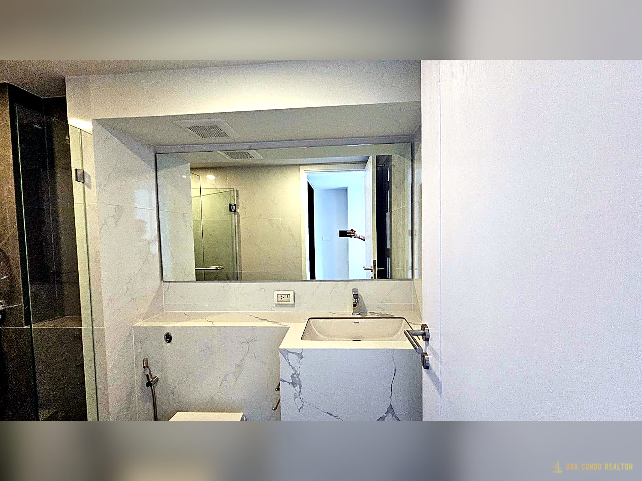 Duplex 1-Bedroom Condo for Rent at Origin Plug & Play Ramkhamhaeng Triple Station (35 sqm) — Ramkhamhaeng