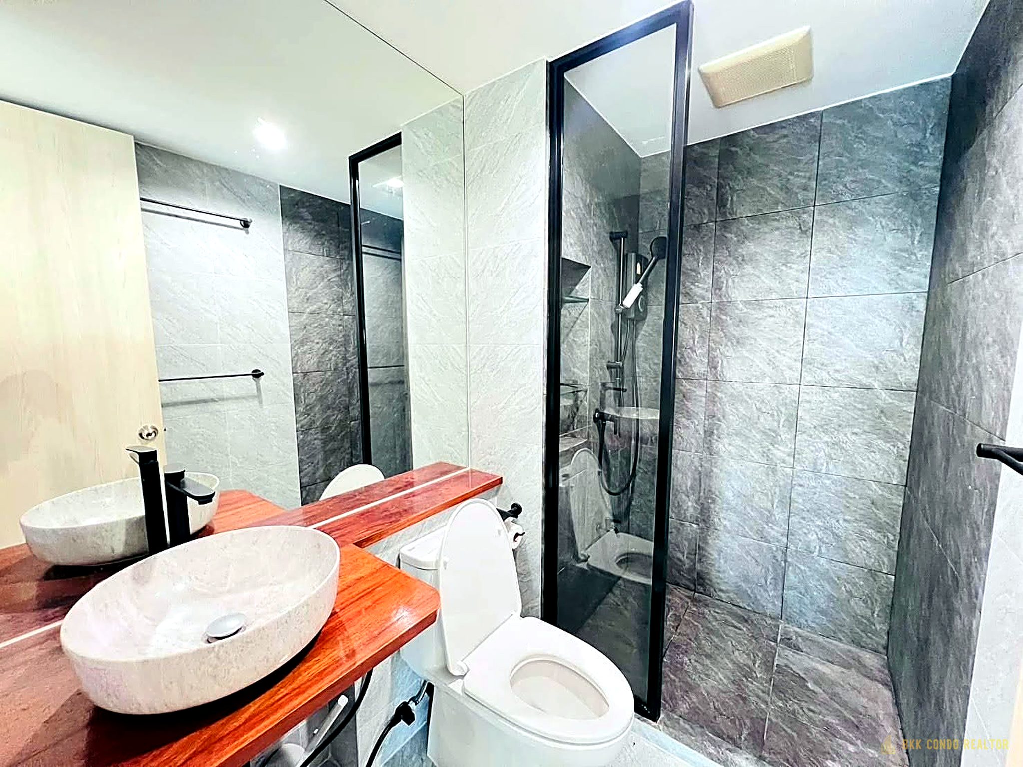1-Bedroom Condo for Rent at The Parkland Taksin – Thapra (50 sqm) — BTS Talat Phlu
