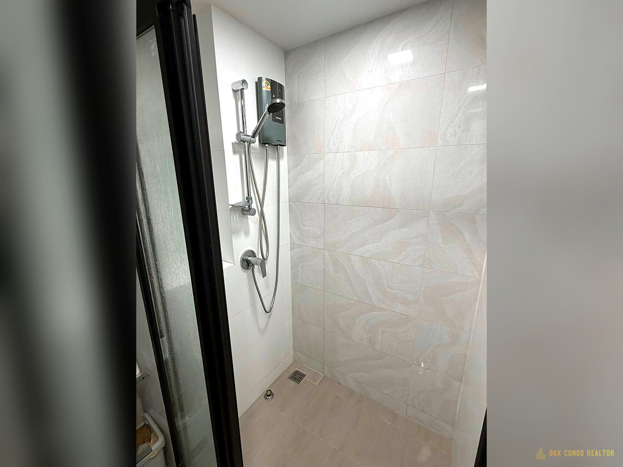 1-Bedroom Condo for Rent at Atmoz Palacio Ladprao Wanghin (25 sqm) — Phawana MRT