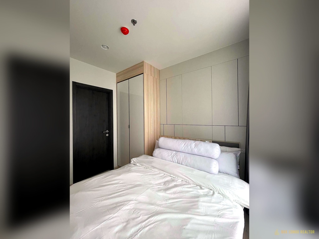 1-Bedroom Condo for Rent at XT Huaikhwang (35 sqm) — Huai Khwang MRT