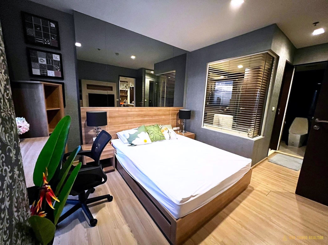 1-Bedroom Condo for Rent at Rhythm Sathorn 21 (45 sqm) — BTS Saphan Taksin