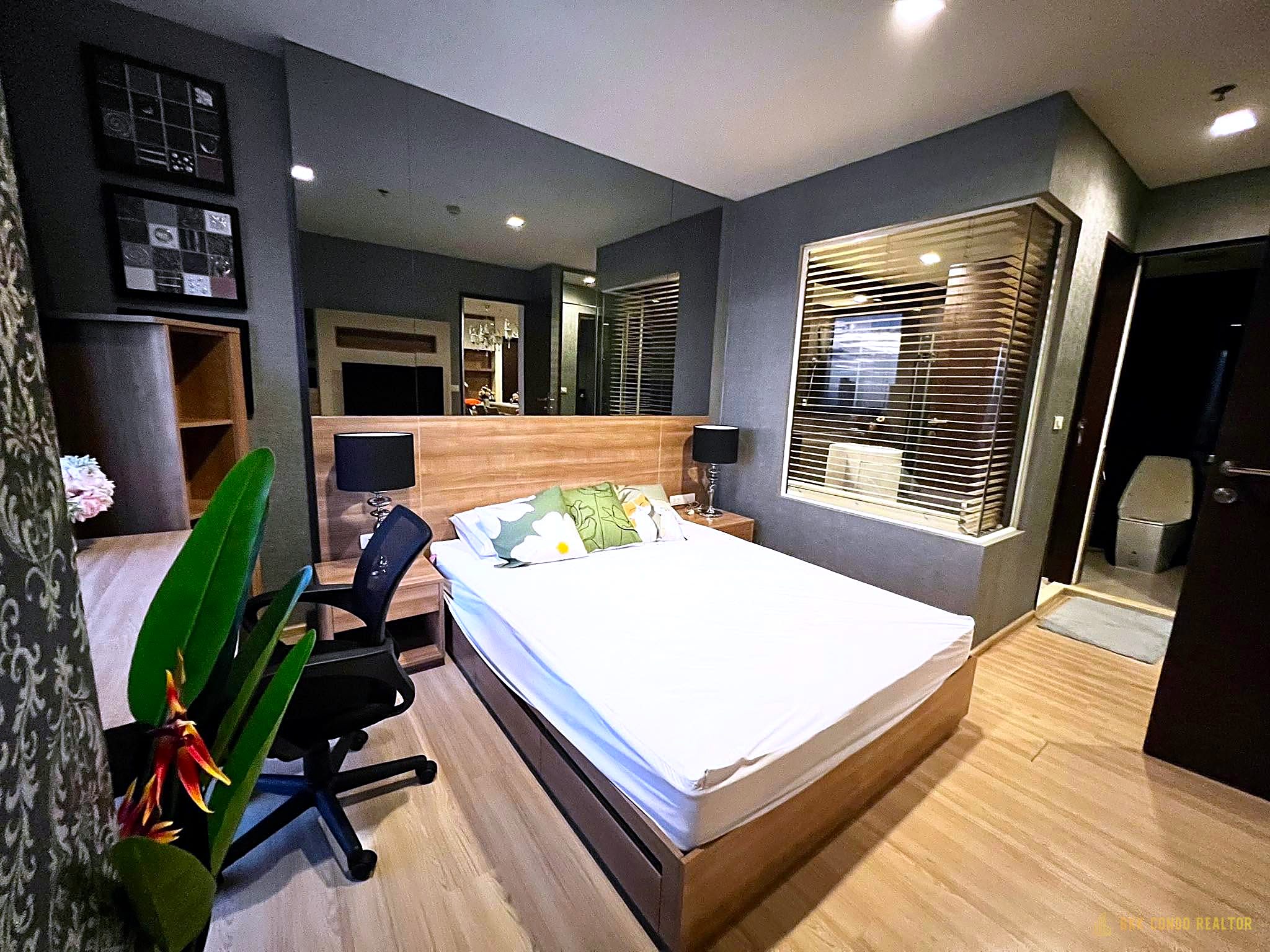 1-Bedroom Condo for Rent at Rhythm Sathorn 21 (45 sqm) — BTS Saphan Taksin