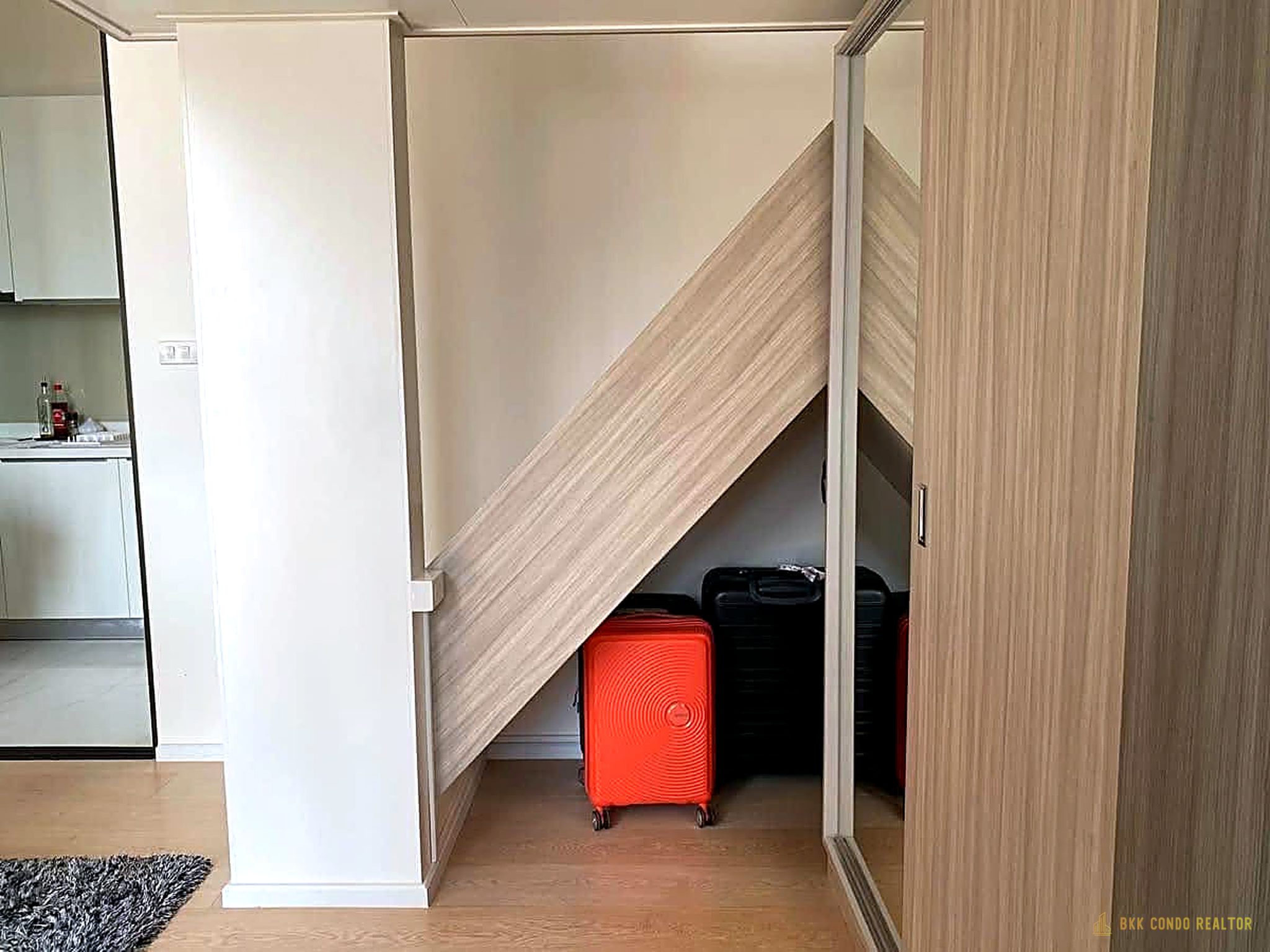 Duplex 1-Bedroom Condo for Rent at Chewathai Residence Asoke (39 sqm) — Rama 9 MRT