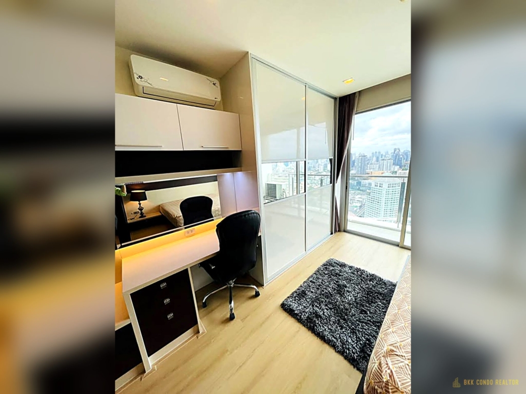Studio Condo for Rent at Sky Walk Residence (40 sqm) — Phra Khanong BTS