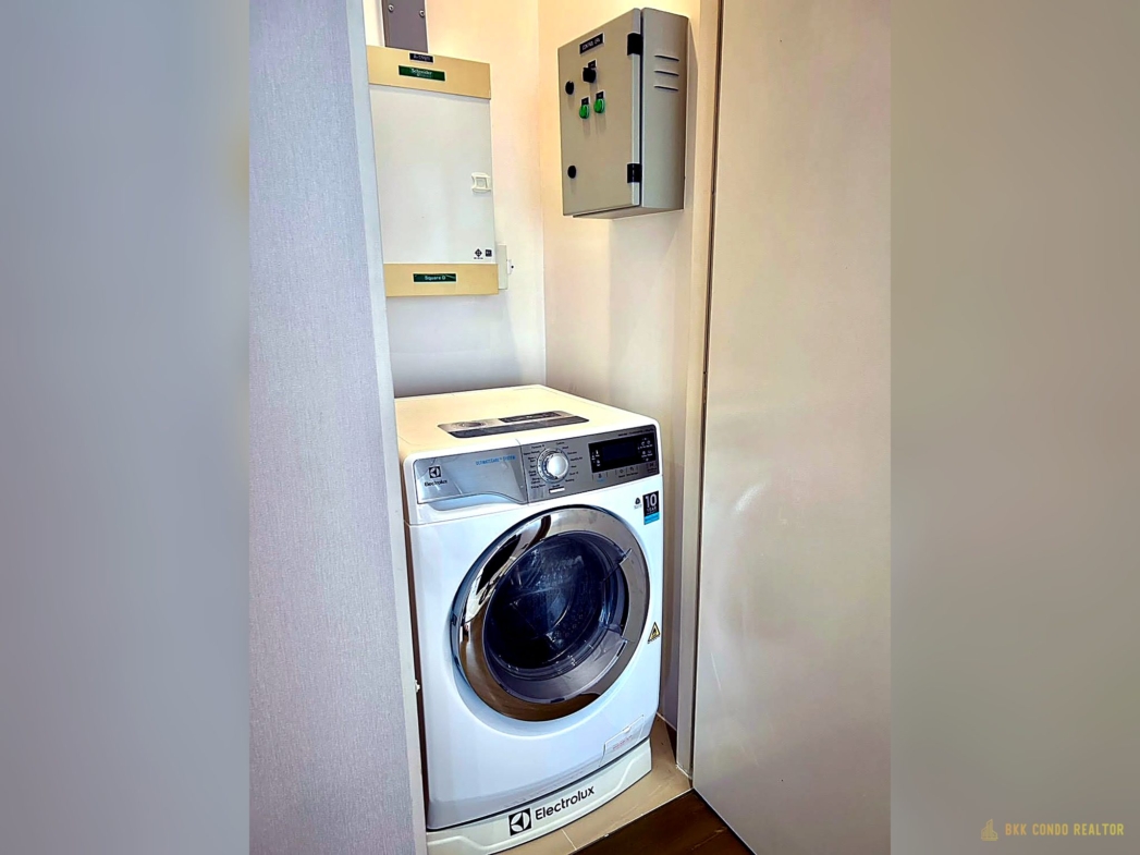 1-Bedroom Condo for Rent at Magnolias Ratchadamri Boulevard (59 sqm) — Chidlom BTS