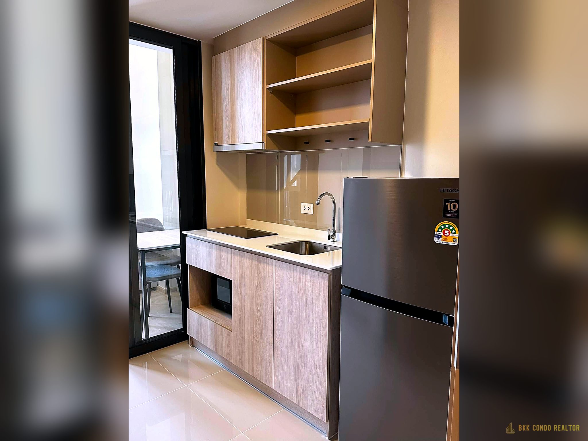 07-kitchen-3 1-Bedroom Condo for Rent at FLO by Sansiri (38 sqm) — Khlong San BTS