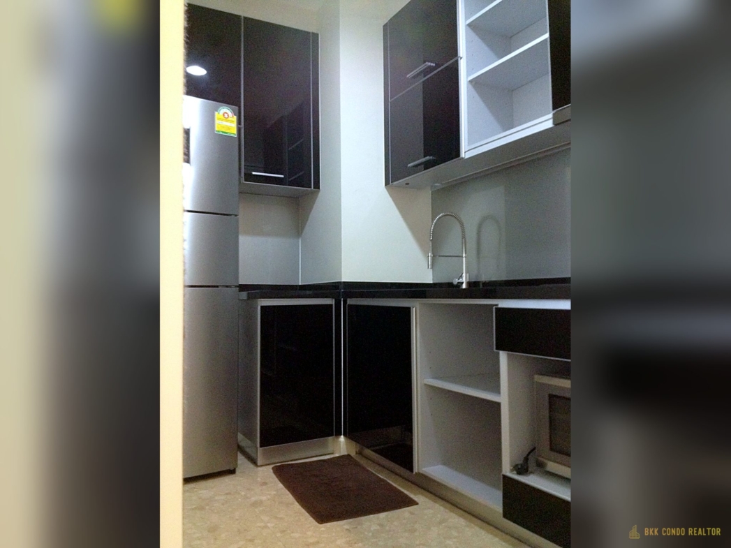 1-Bedroom Condo for Rent at The Crest Sukhumvit 34 (45.39 sqm) — Thonglor BTS