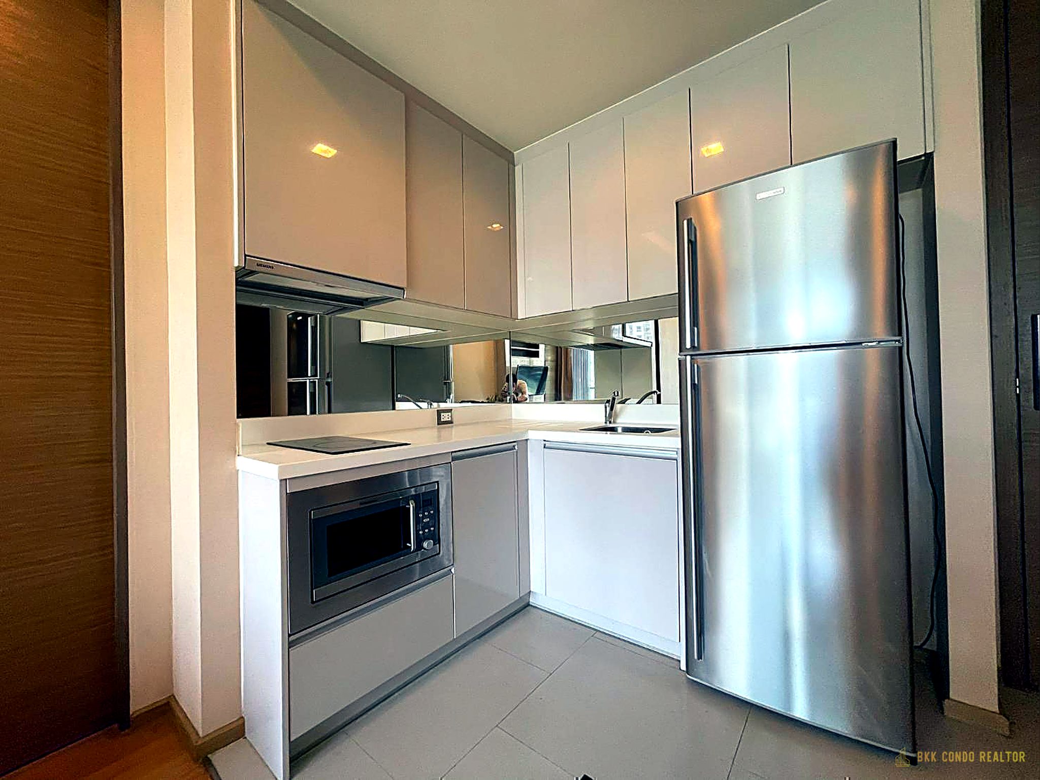 1-Bedroom Condo for Rent at The Address Asoke (45 sqm) — MRT Phetchaburi
