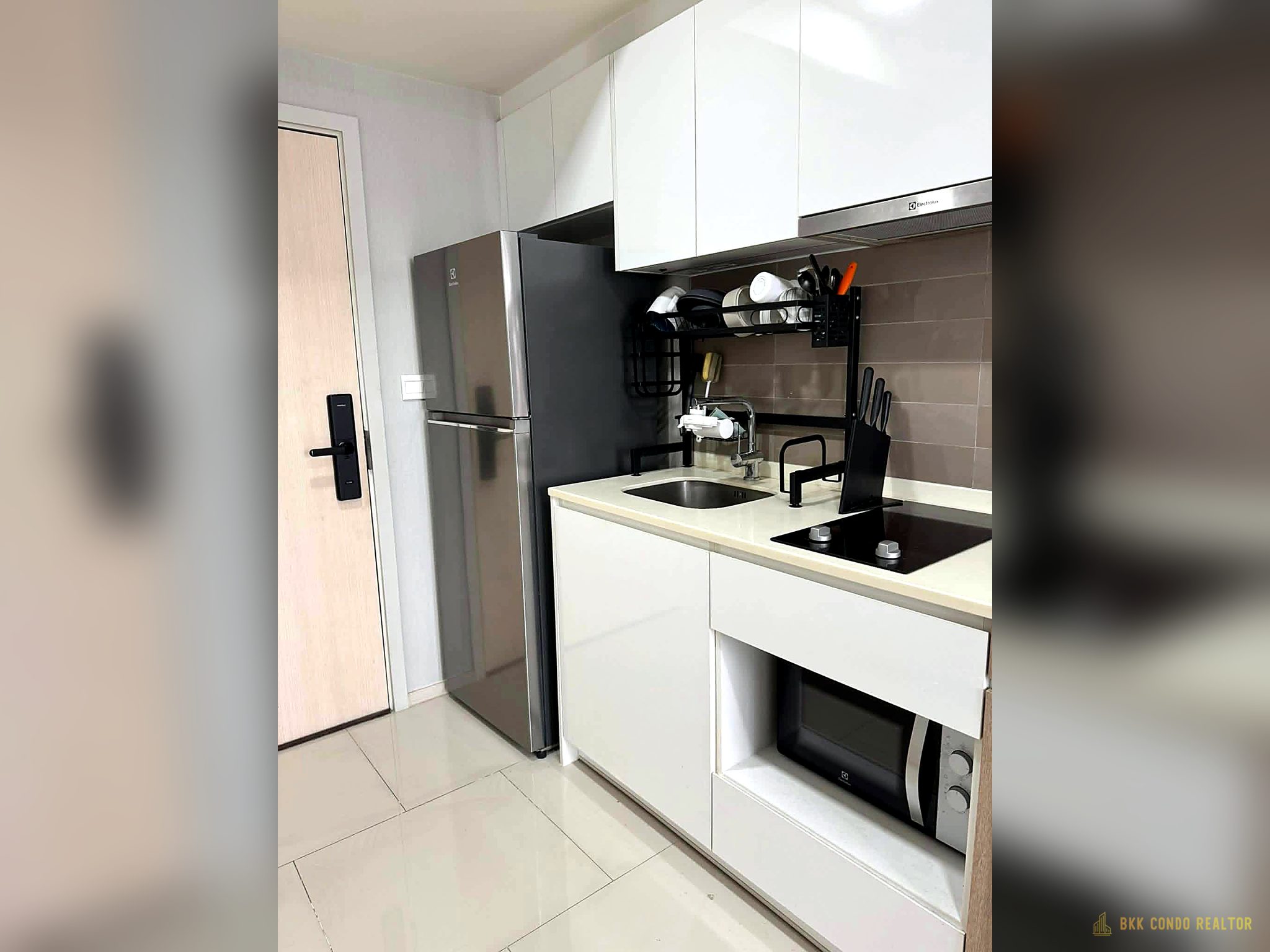 1-Bedroom Condo for Rent at MAESTRO 03 Ratchada – Rama 9 (30 sqm) — Rama 9 MRT