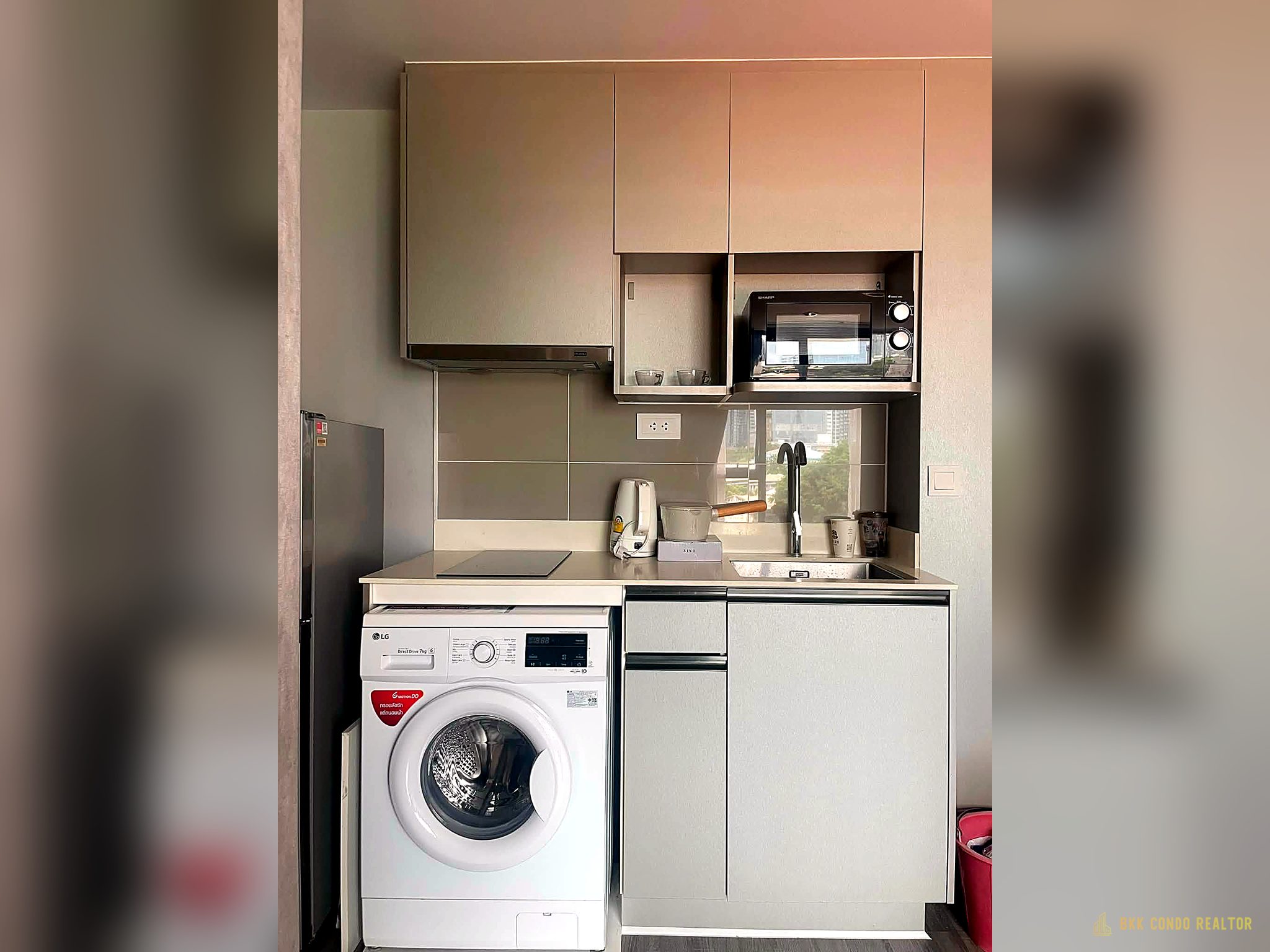 1-Bedroom Condo for Rent at IDEO Mobi Sukhumvit 40 (34.9 sqm) — Ekkamai BTS