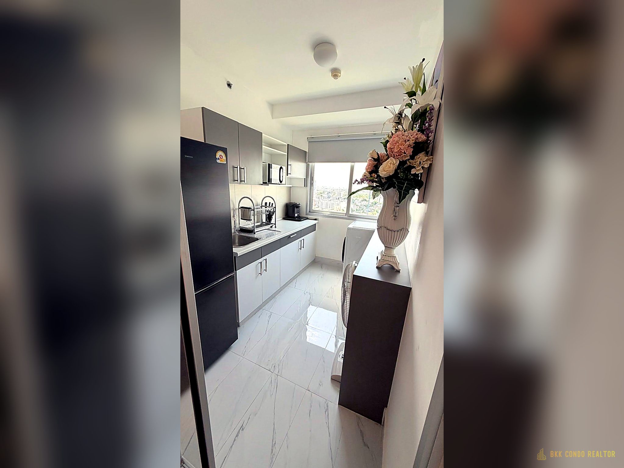1-Bedroom Condo for Rent at Supalai Park Ekkamai-Thonglor (54 sqm) — Ekkamai BTS