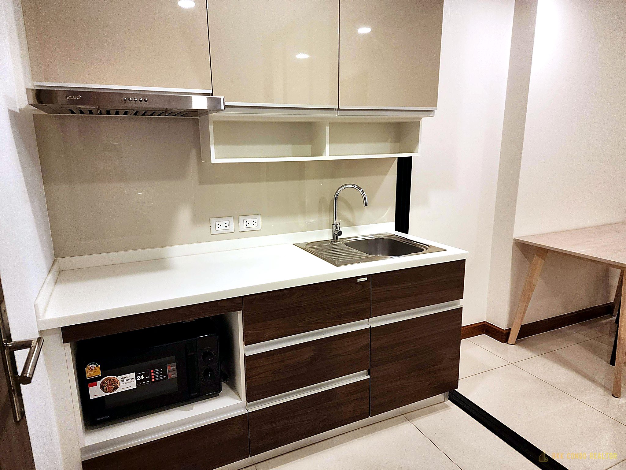 1-Bedroom Condo for Rent at Supalai Premier Charoen Nakhon (48 sqm) — Sukhumvit