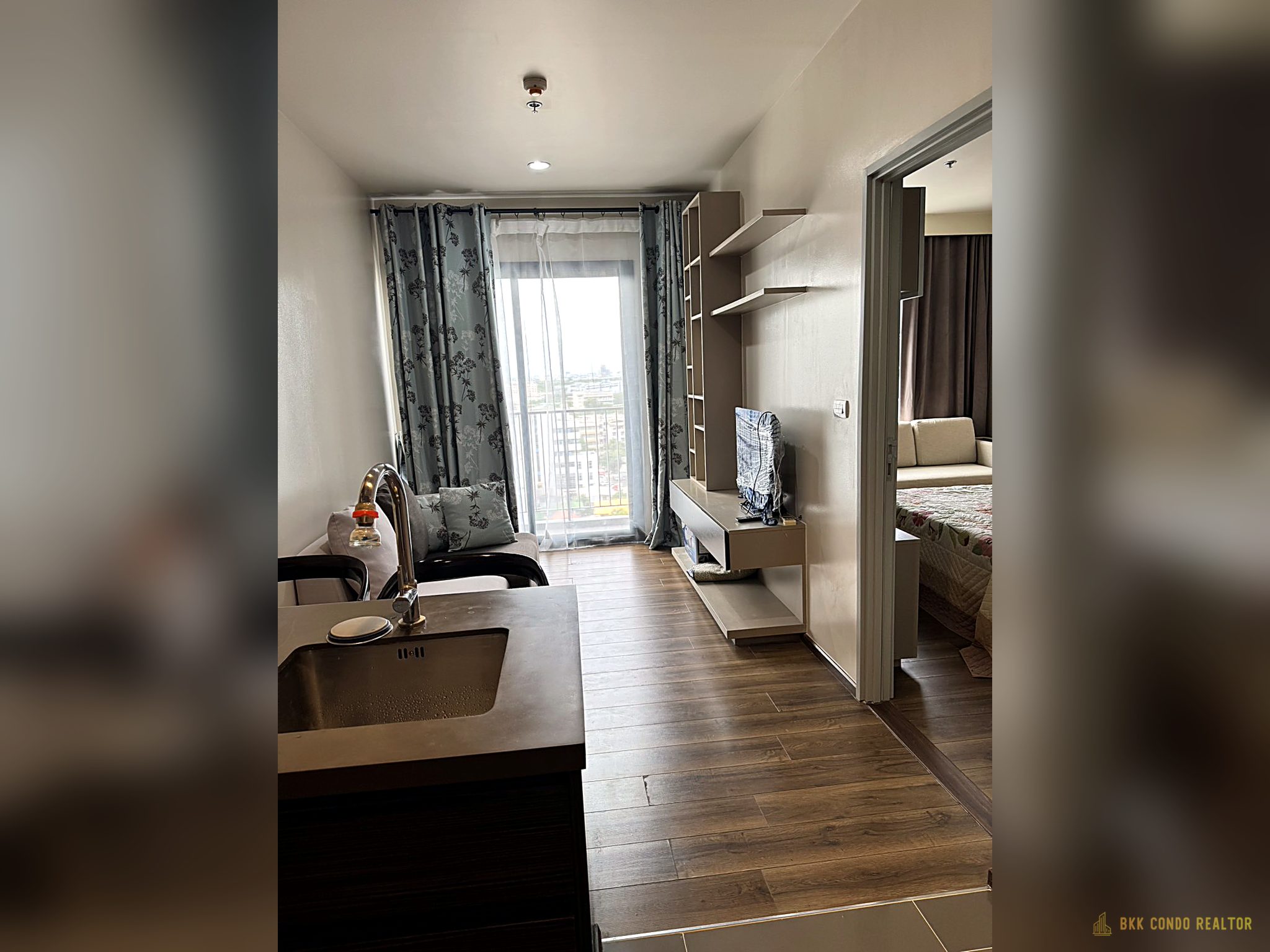1-Bedroom Condo for Rent at Onyx Phaholyothin (40.48 sqm) — Saphan Khwai BTS