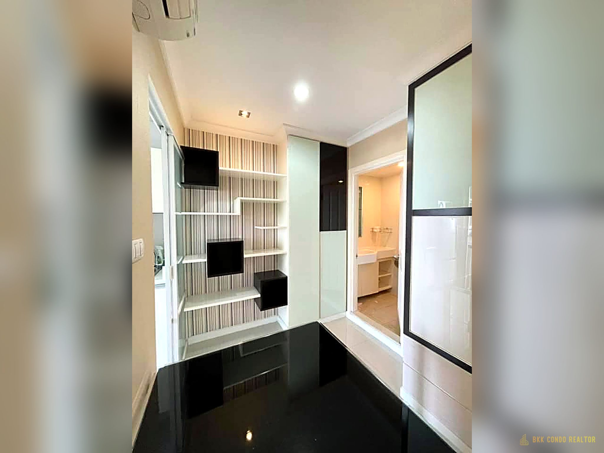 1-Bedroom Condo for Rent at Lumpini Place Rama 9 – Ratchada (37 sqm) — Rama 9 MRT