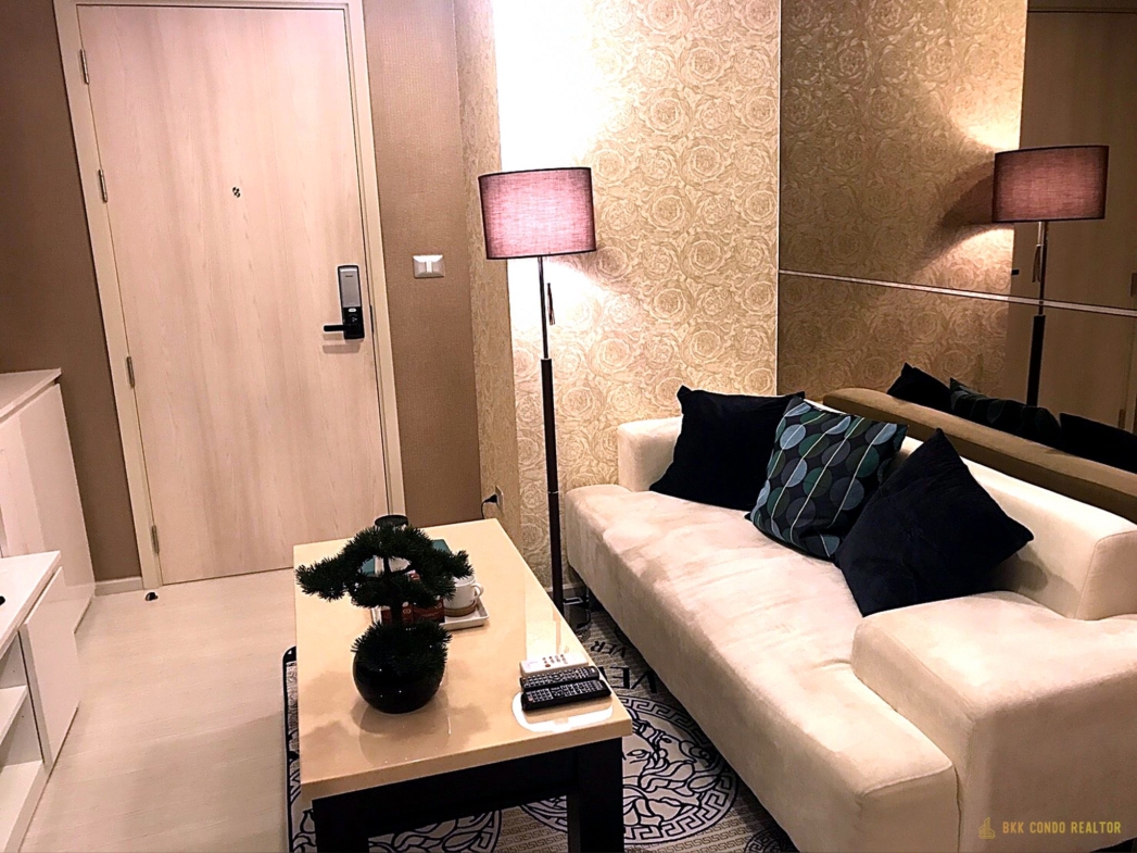 1-Bedroom Condo for Rent at Rhythm Sukhumvit 42 (27 sqm) — Ekkamai BTS