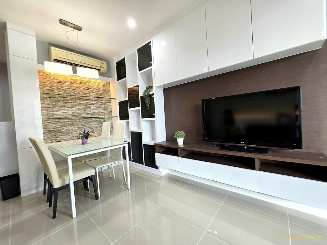 1-Bedroom Condo for Rent at Circle Condominium (48 sqm) — MRT Phetchaburi