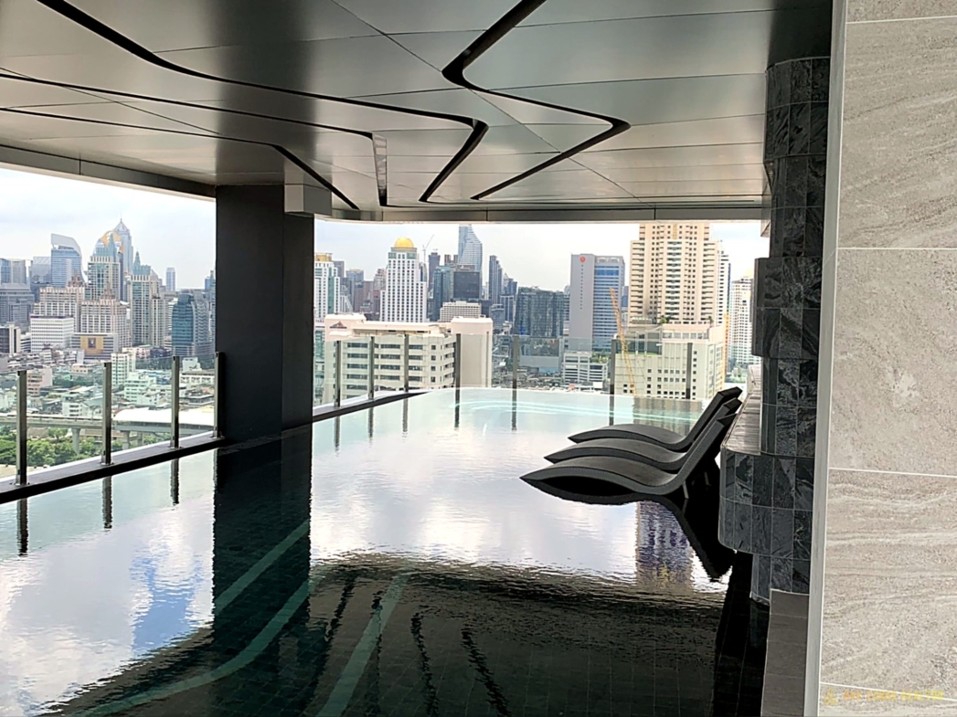 1-Bedroom Condo for Rent at Ideo Mobi Rangnam (35 sqm) — Victory Monument BTS