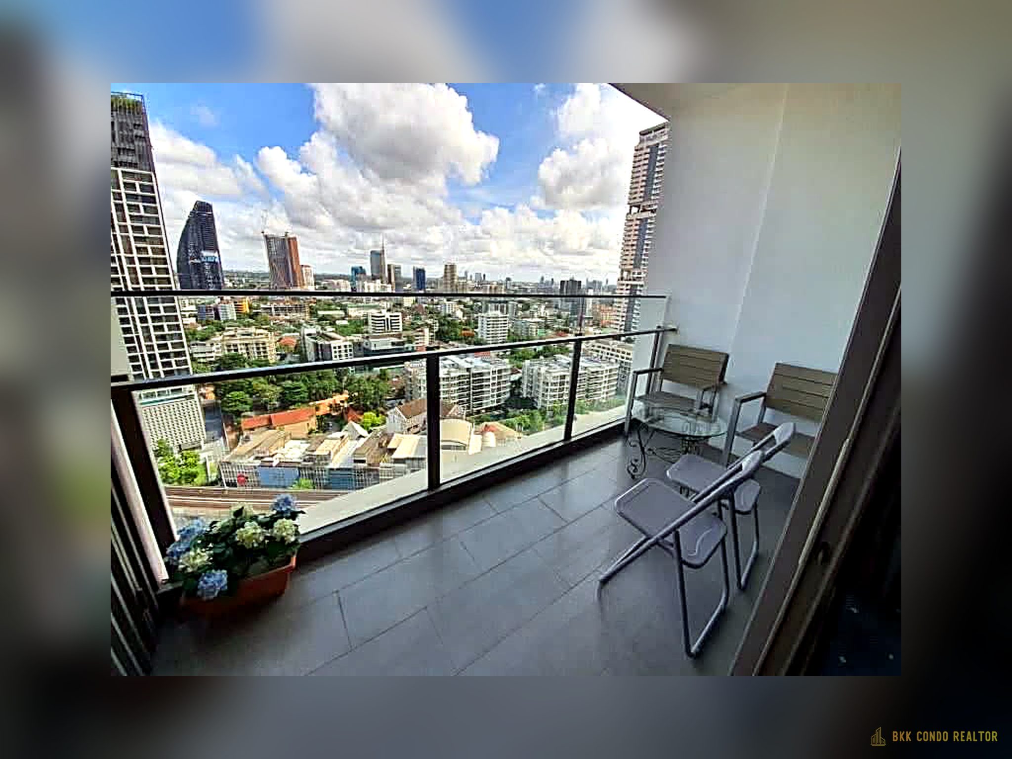 08-balcony_view-17 1-Bedroom Condo for Rent at Aequa Sukhumvit 49 (51.79 sqm) — Phrom Phong BTS