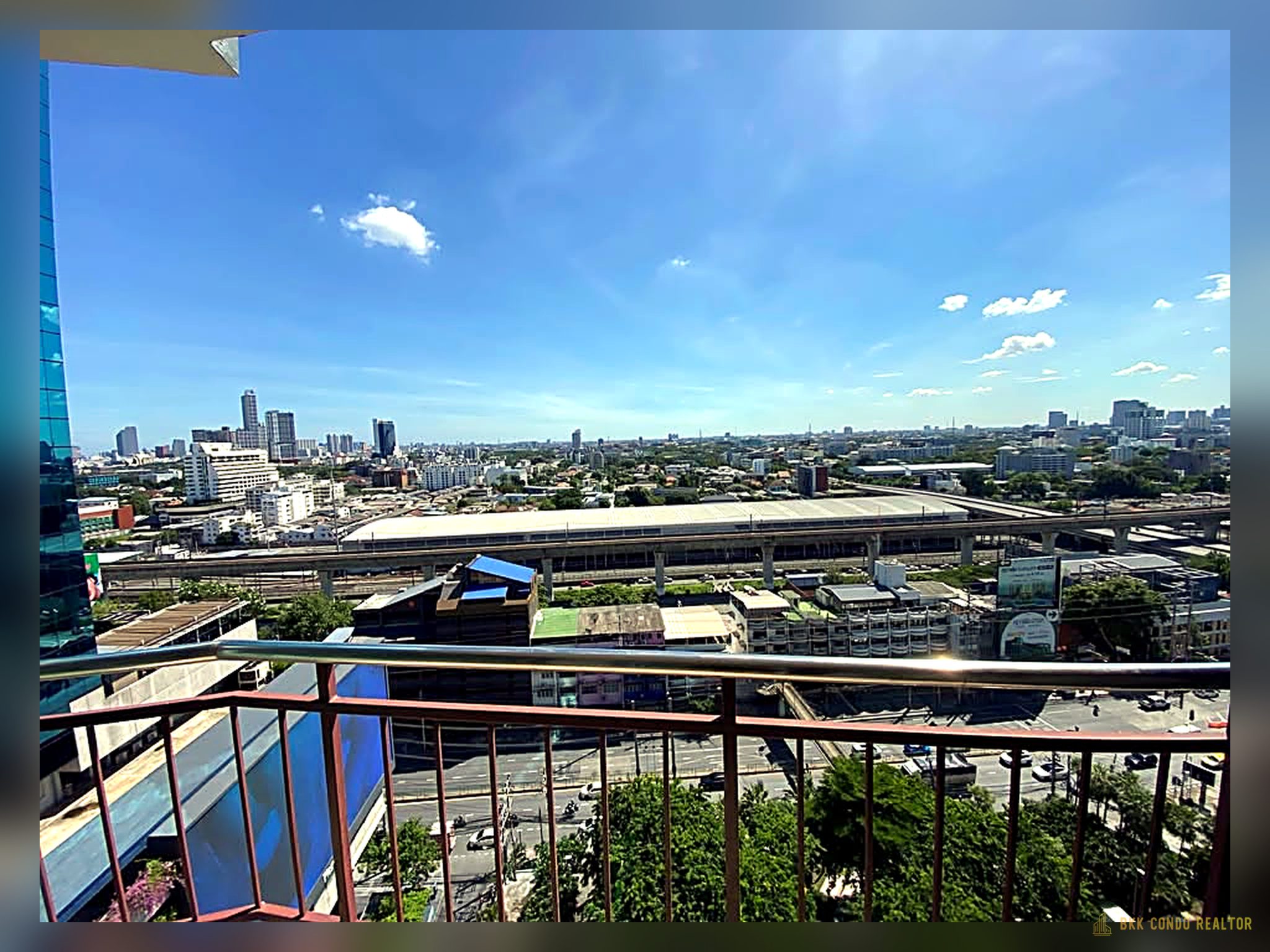2-Bedroom Condo for Rent at Supalai Park Ekkamai-Thonglor (82.27 sqm) — Ekkamai BTS