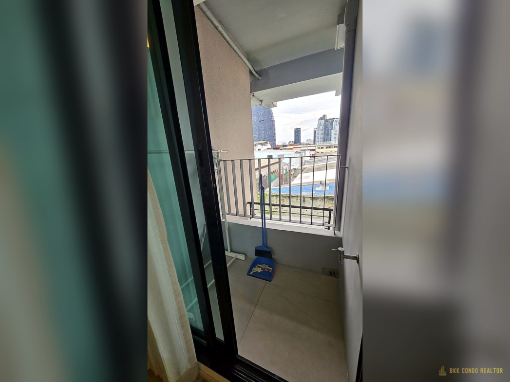 1-Bedroom Condo for Rent at Vtara Sukhumvit 36 (29 sqm) — Thonglor BTS