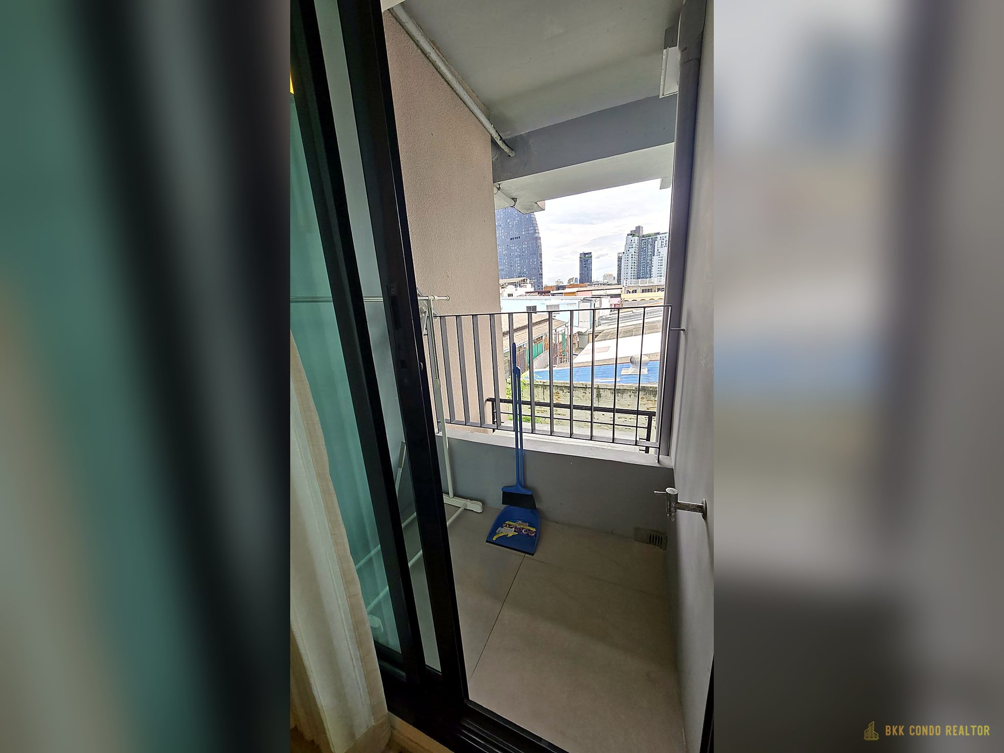 1-Bedroom Condo for Rent at Vtara Sukhumvit 36 (29 sqm) — Thonglor BTS