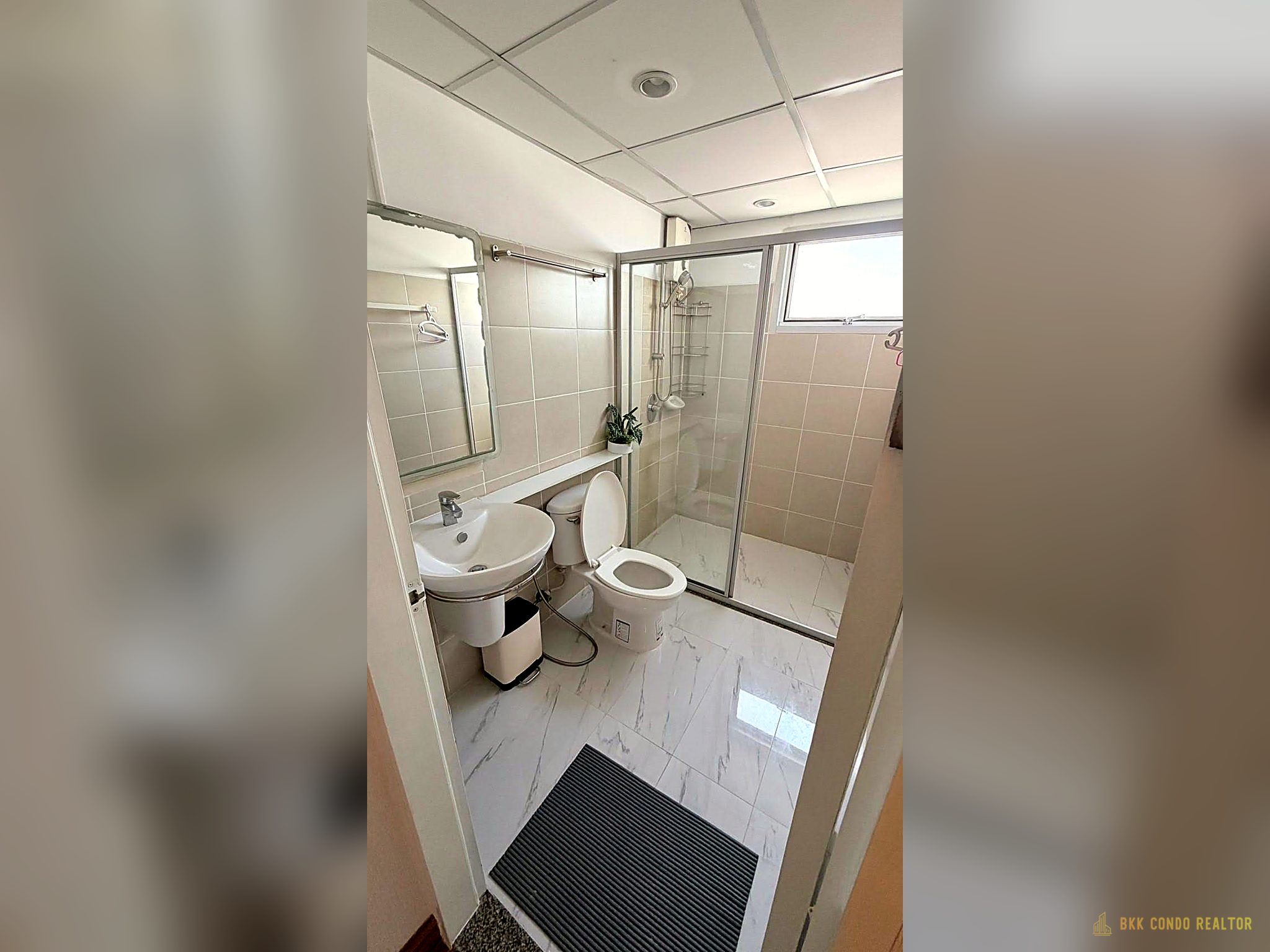 1-Bedroom Condo for Rent at Supalai Park Ekkamai-Thonglor (54 sqm) — Ekkamai BTS