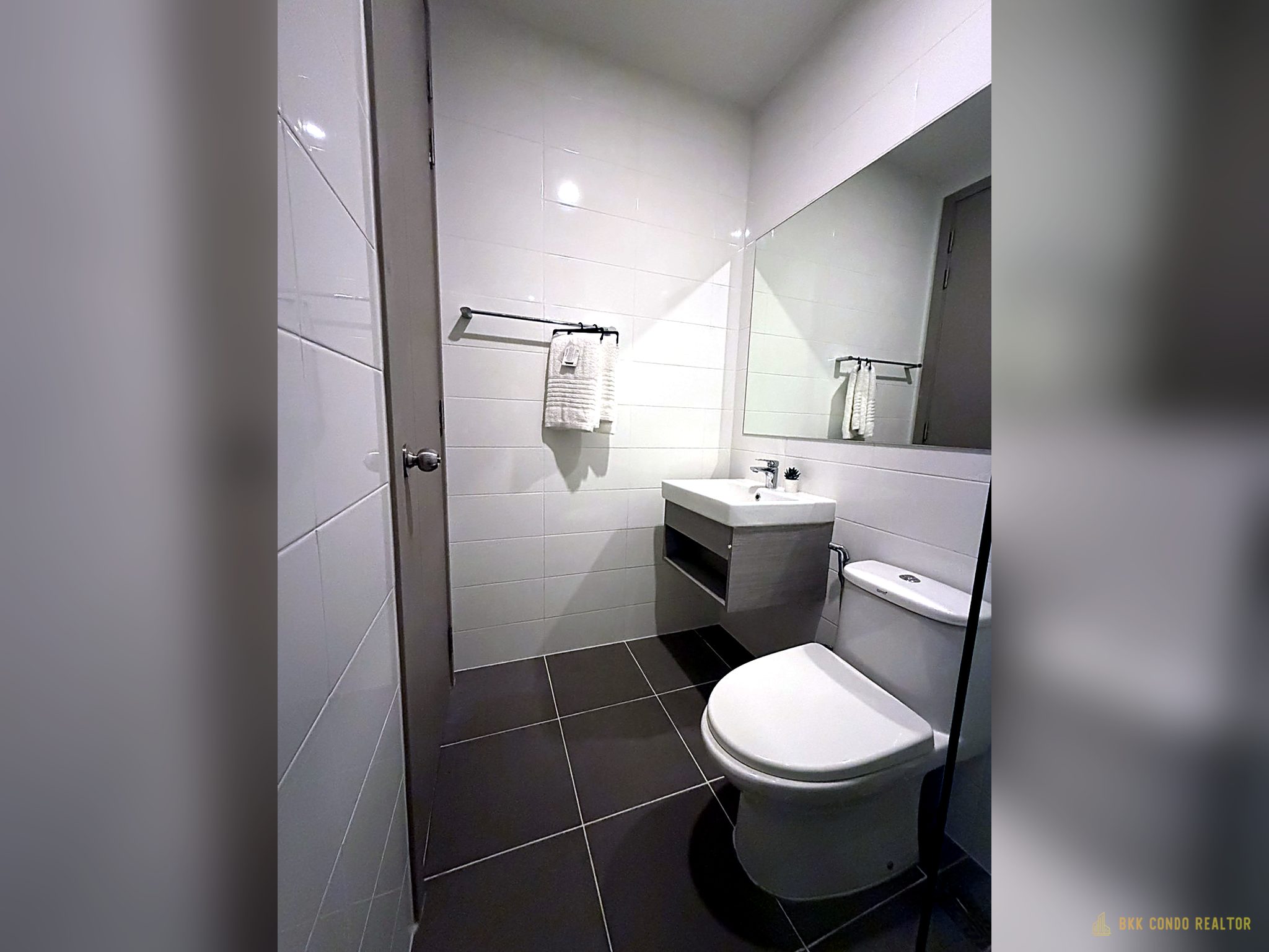 08-bathroom-32 Studio Condo for Rent at KnightsBridge Prime – Onnut (23 sqm) — On Nut BTS