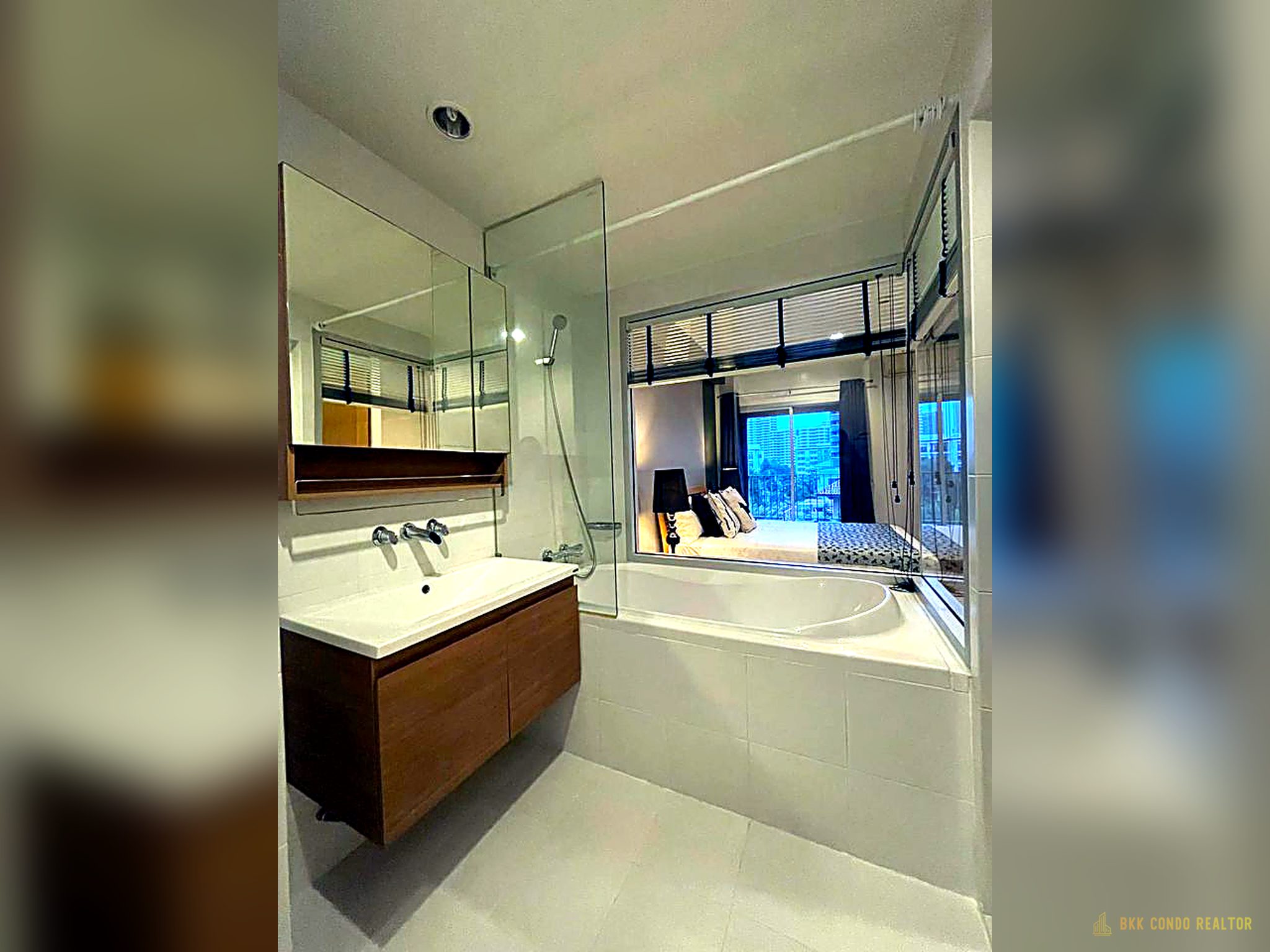 1-Bedroom Condo for Rent at The Seed Musee Sukhumvit 26 (44 sqm) — Phrom Phong BTS