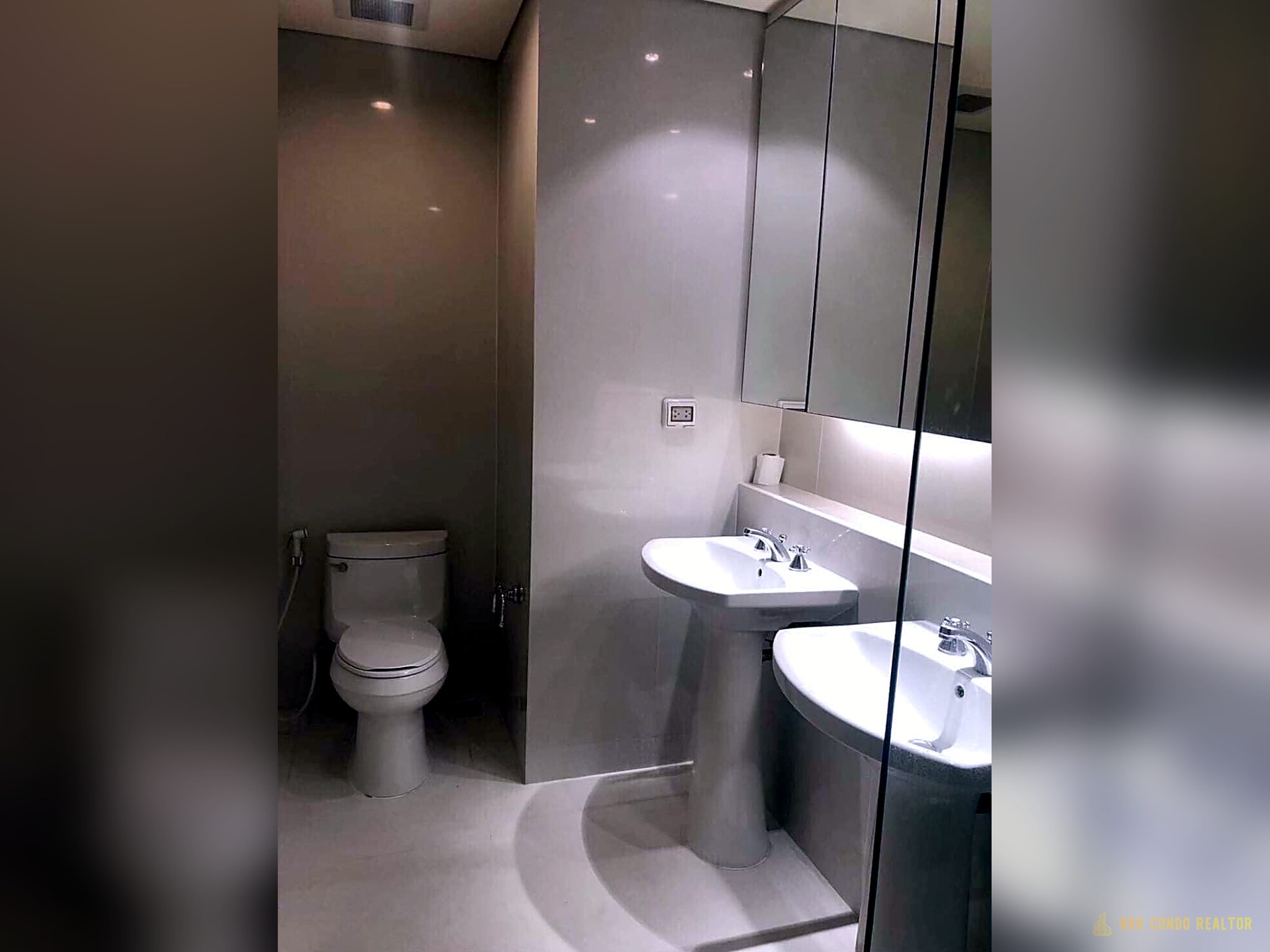2-Bedroom Condo for Rent at Aguston Sukhumvit 22 (85 sqm) — Phrom Phong BTS