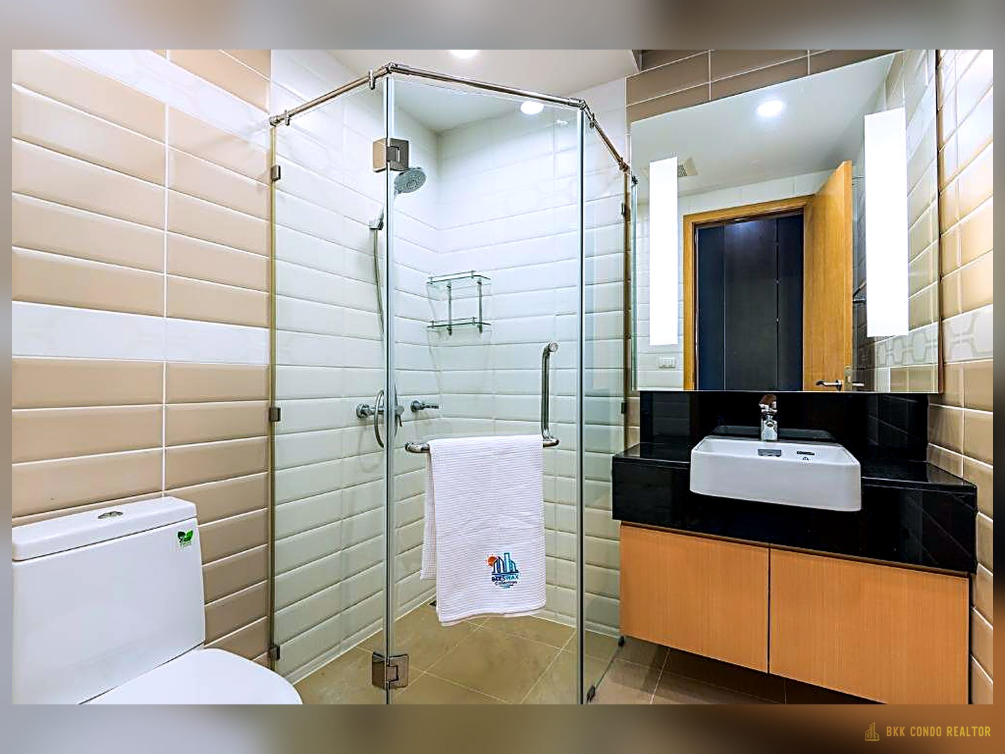 08-bathroom-58 2-Bedroom Corner Condo for Rent at Circle Condominium (72 sqm) — Phetchaburi MRT